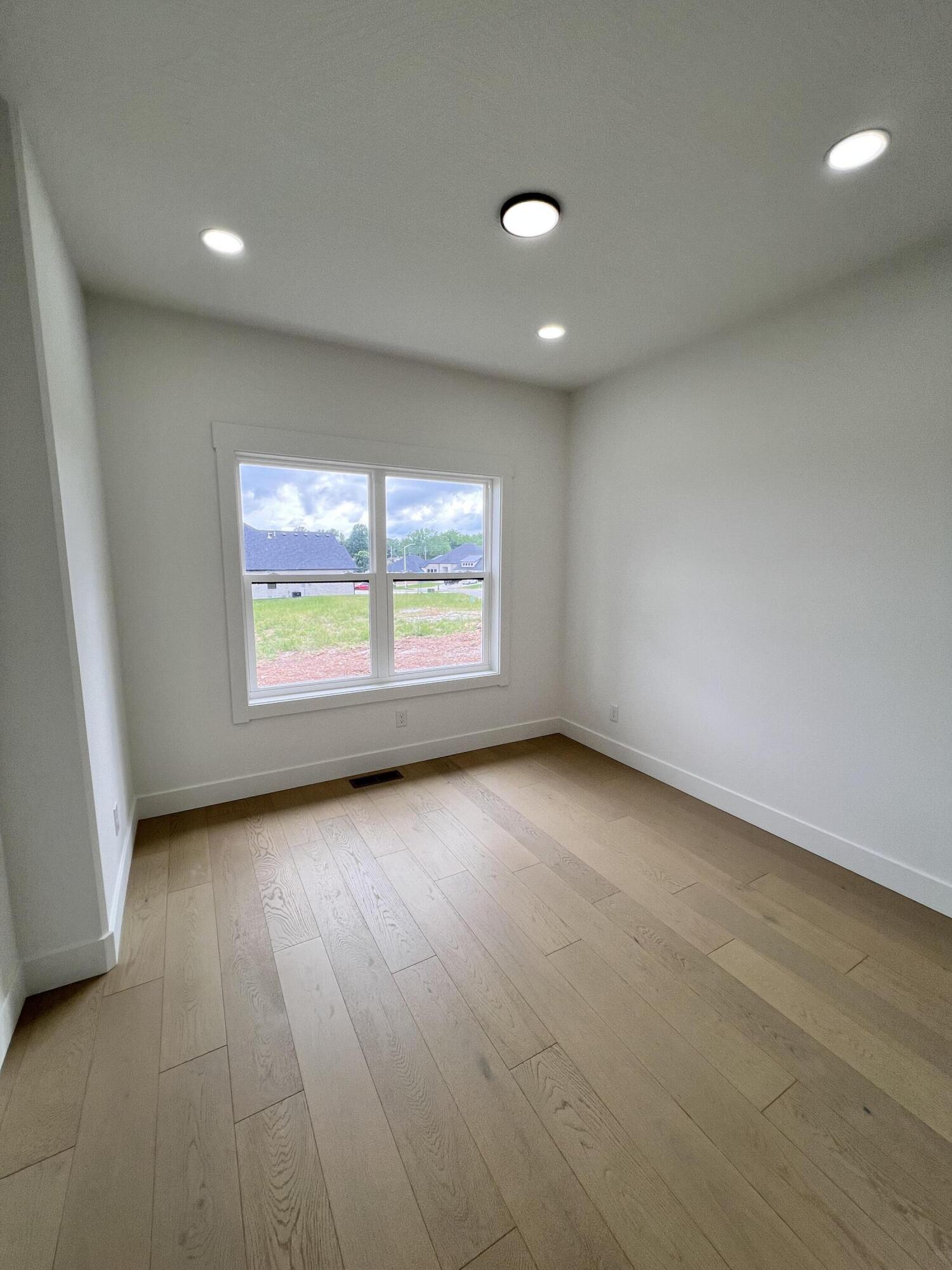 2090 North Silver Charm Avenue Property Photo 20