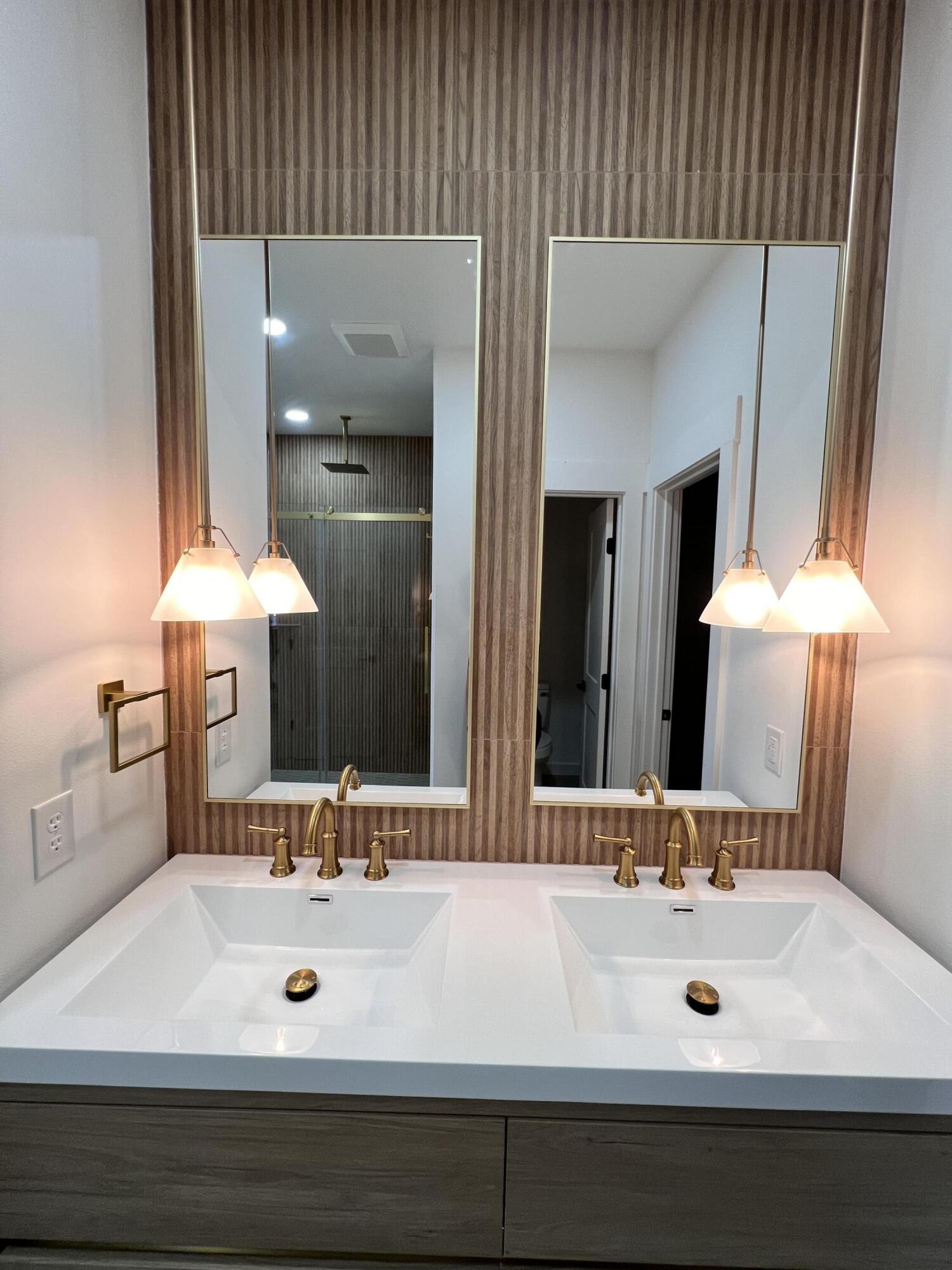 2090 North Silver Charm Avenue Property Photo 27