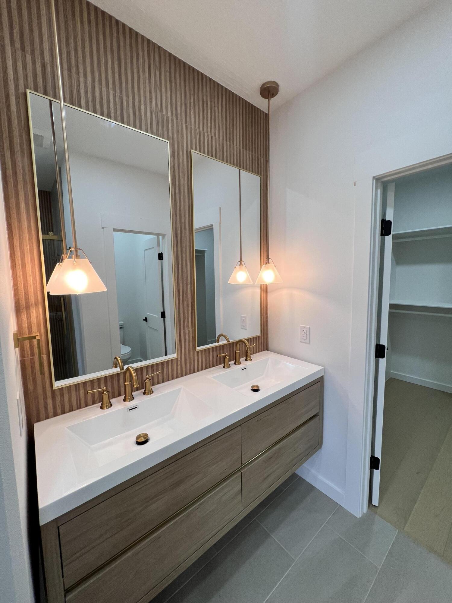 2090 North Silver Charm Avenue Property Photo 28