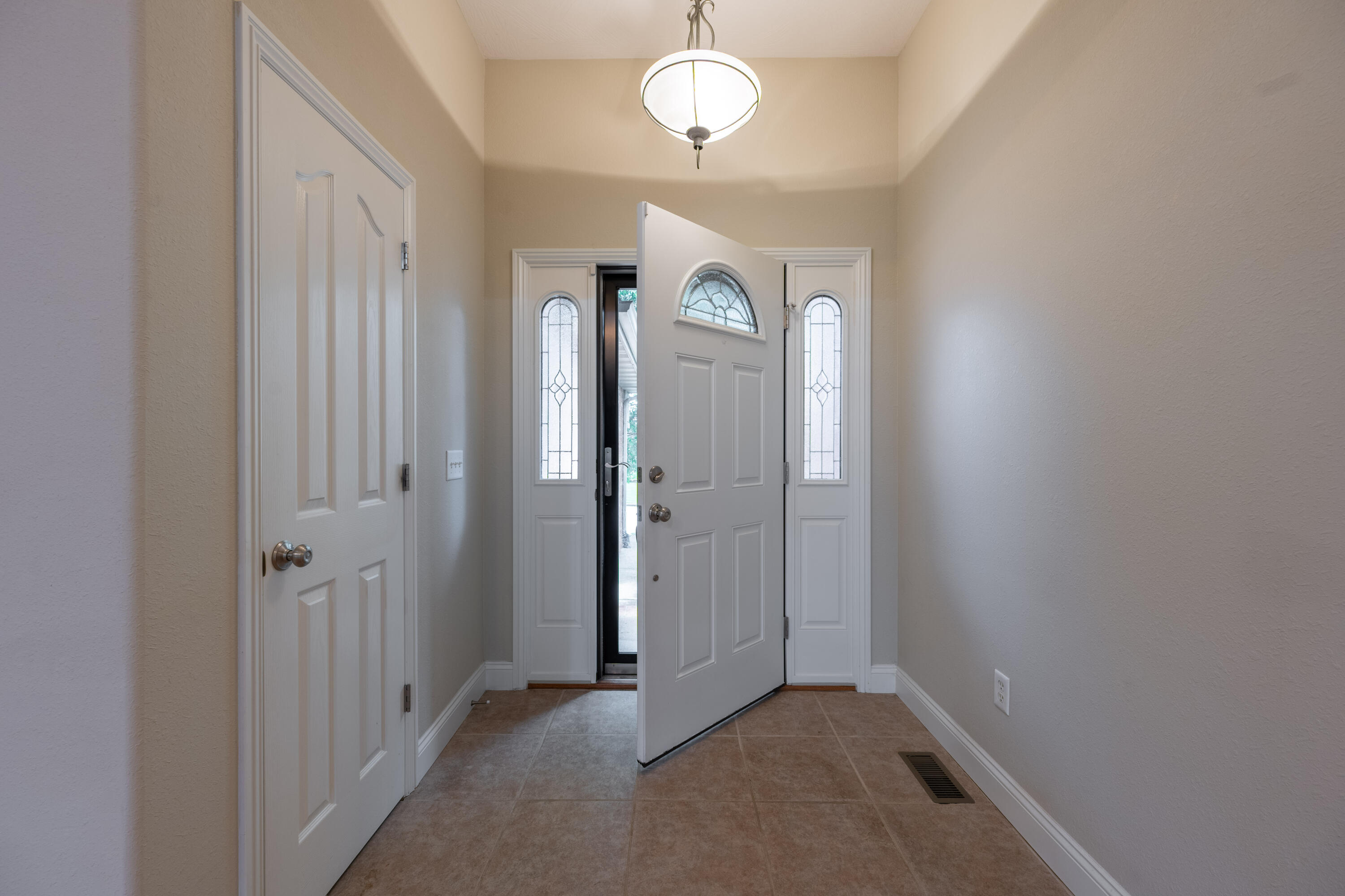 3803 West Erie Street Property Photo 5
