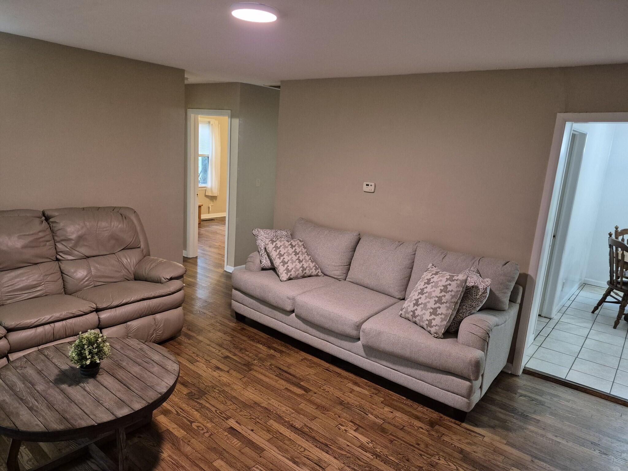 1917 South Weaver Avenue Property Photo 4