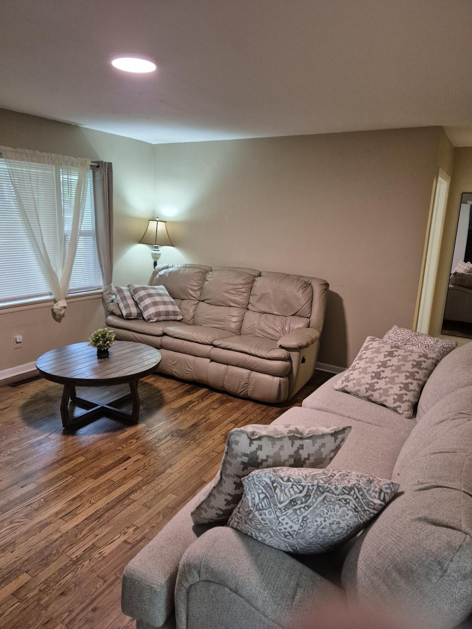 1917 South Weaver Avenue Property Photo 5