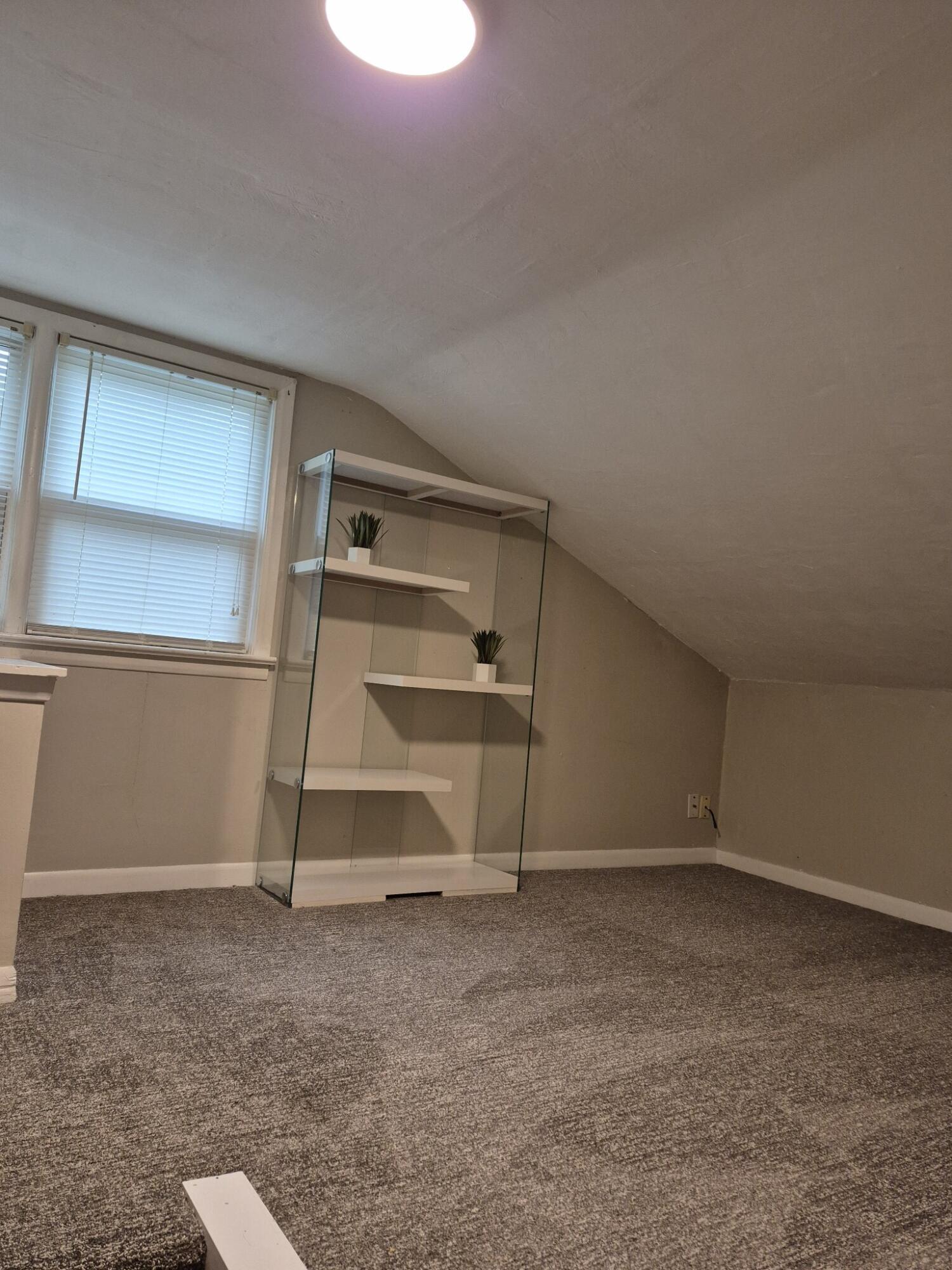 1917 South Weaver Avenue Property Photo 10