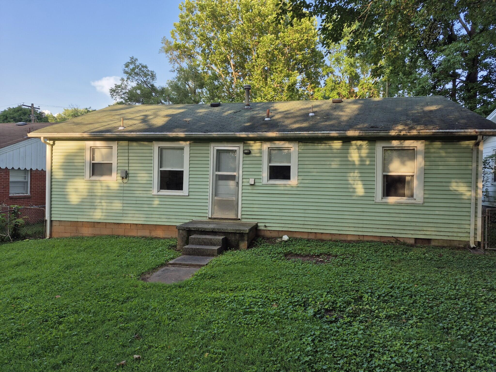 1917 South Weaver Avenue Property Photo 14