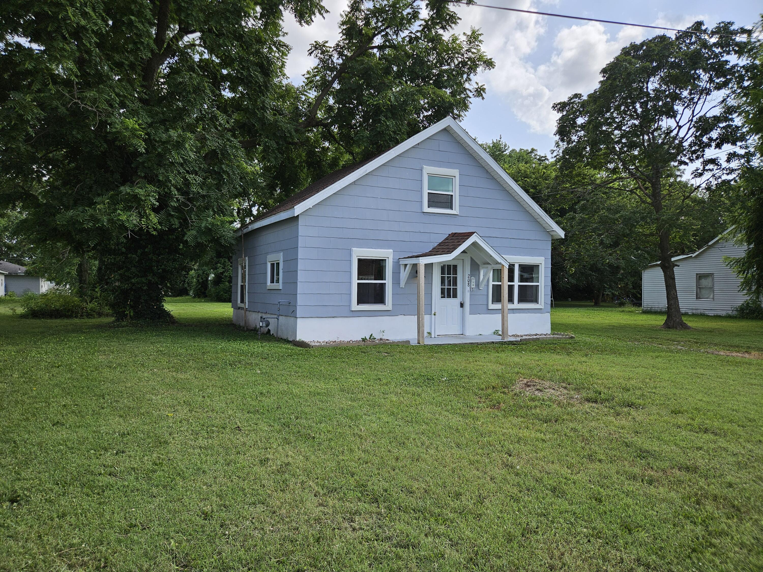 208 West Sloan Avenue Property Photo 1