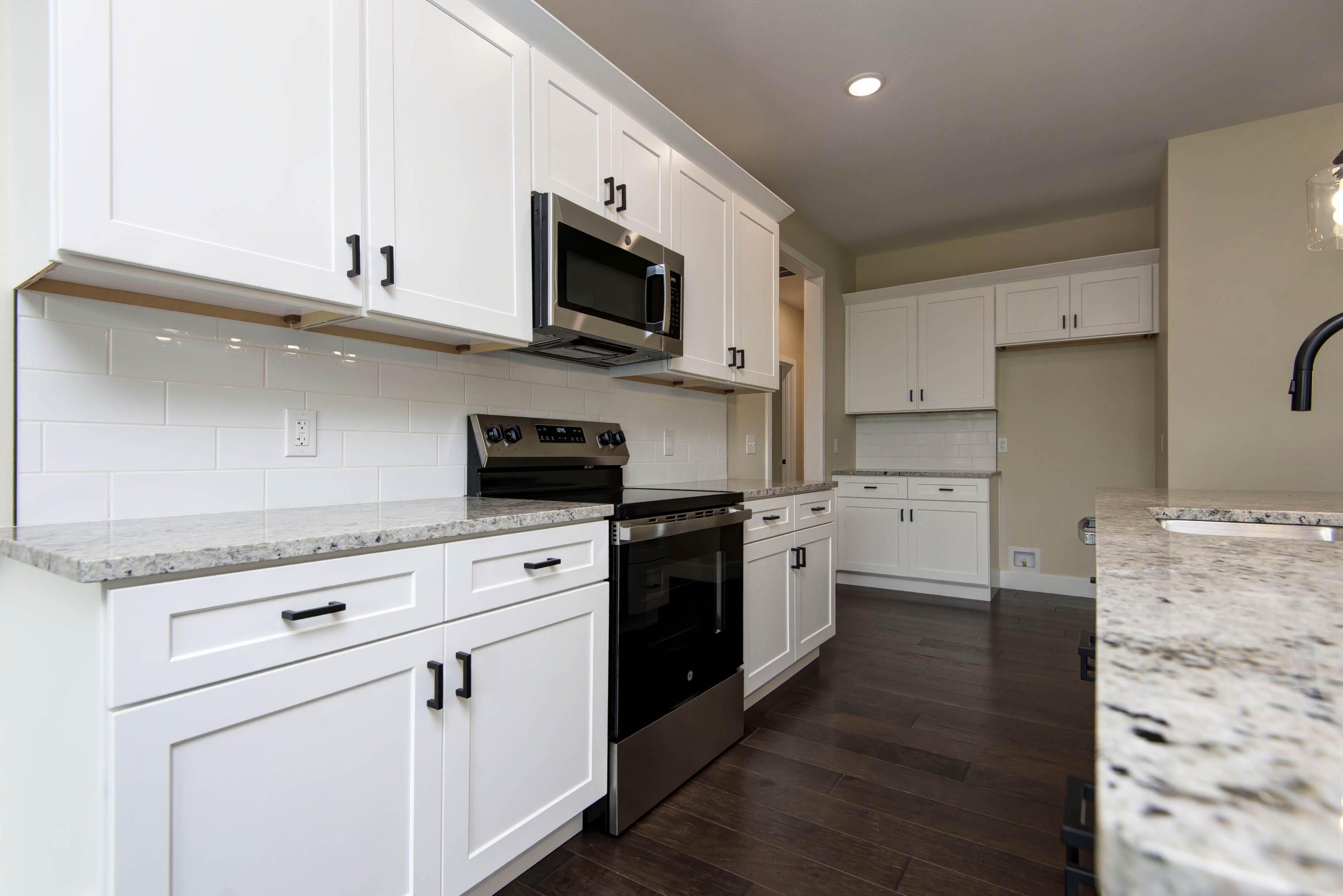 2212 Braxton Court Property Photo 9