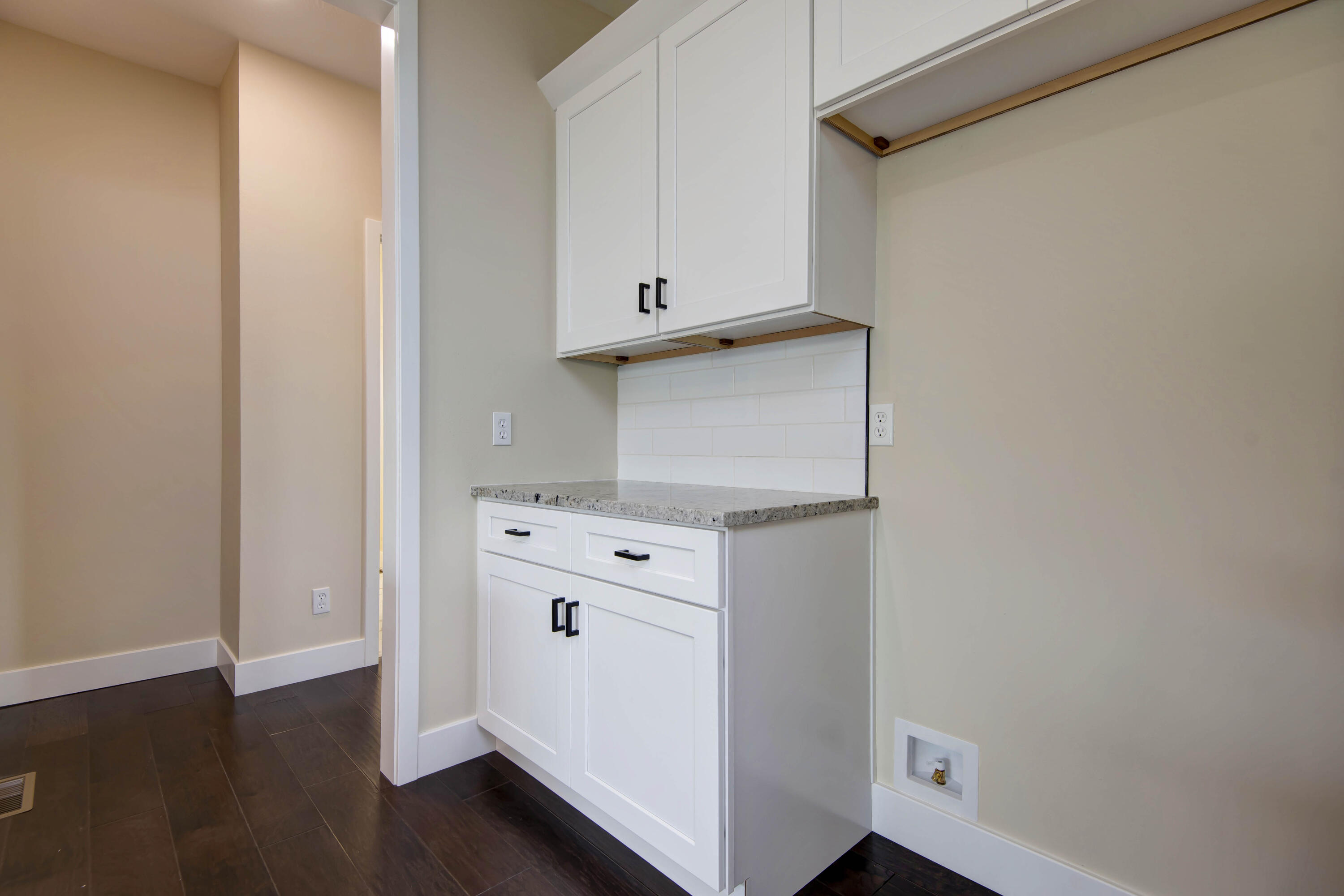 2212 Braxton Court Property Photo 11