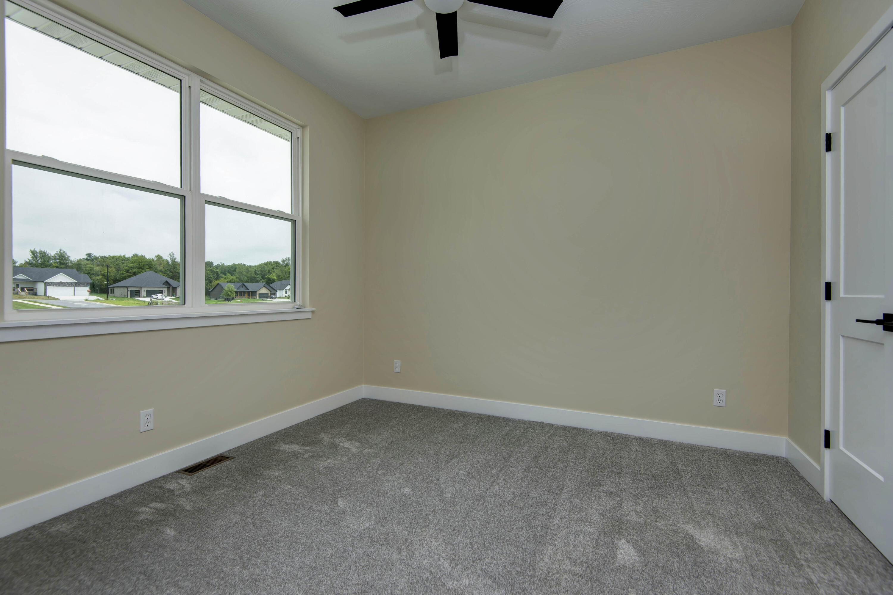 2212 Braxton Court Property Photo 14