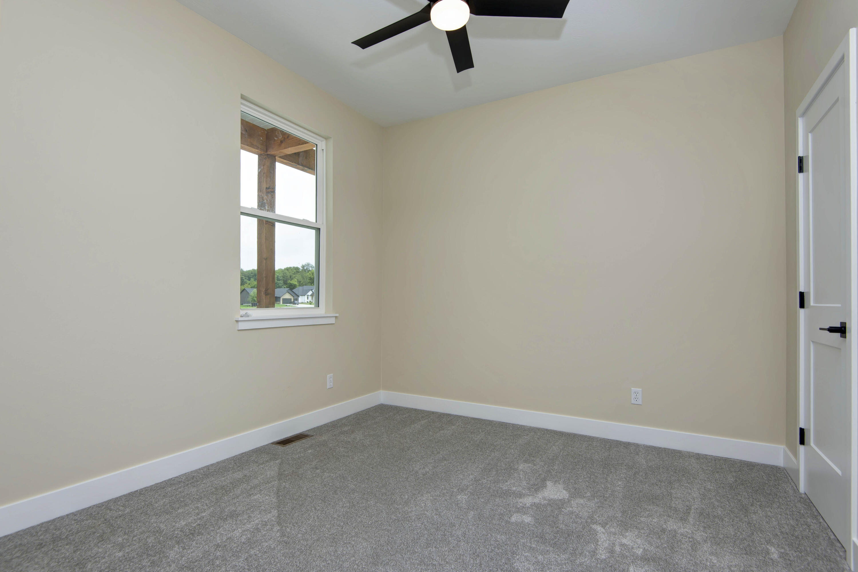 2212 Braxton Court Property Photo 16