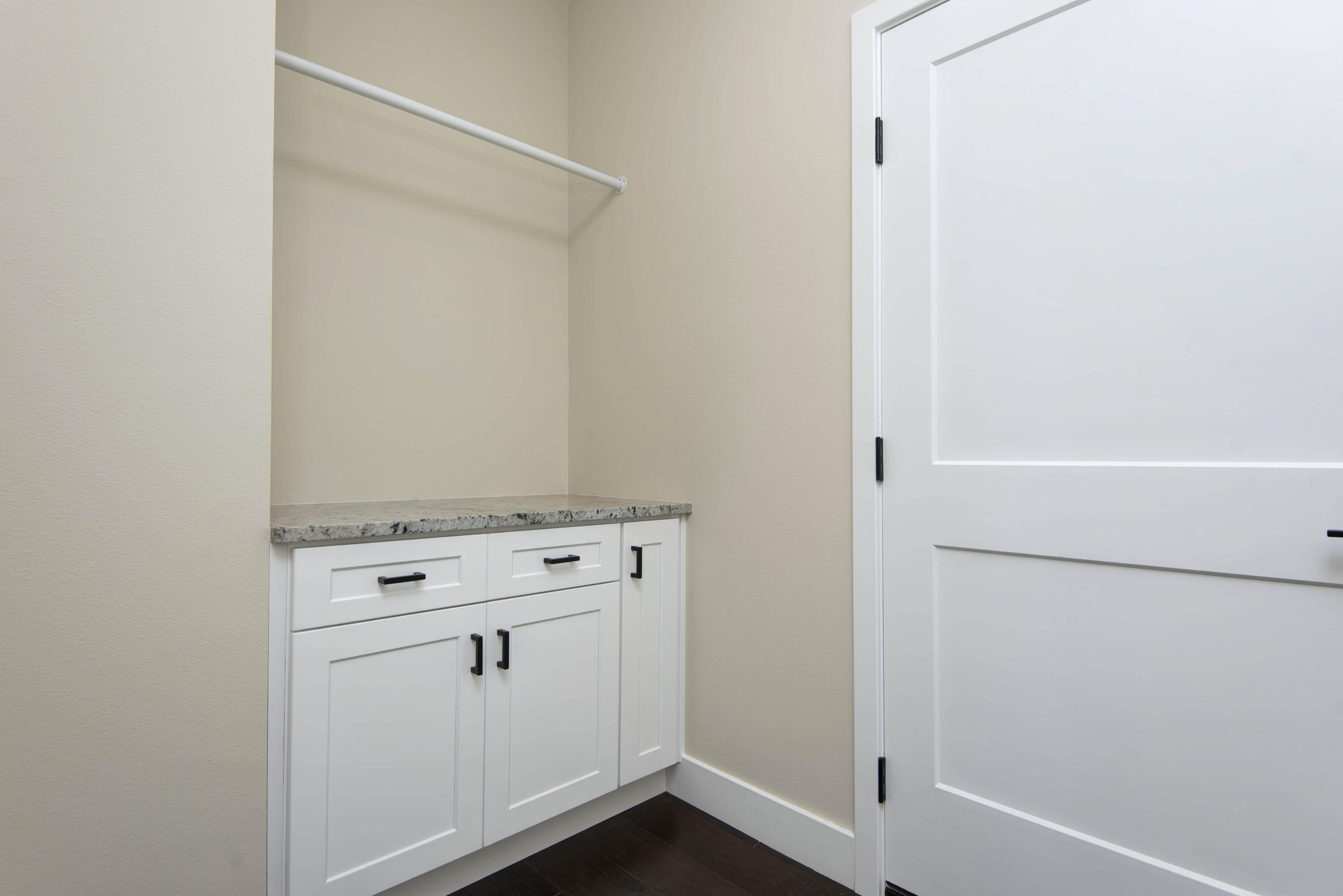 2212 Braxton Court Property Photo 17