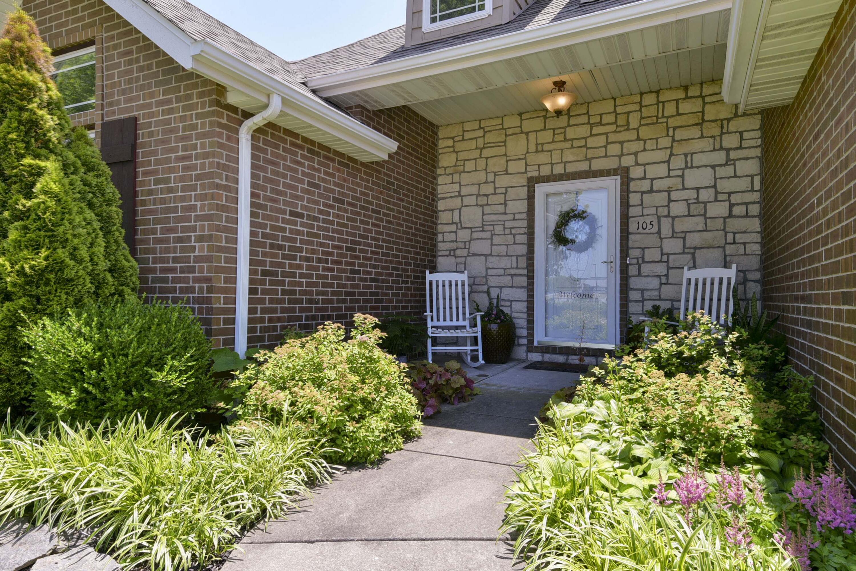 105 Deer Run Property Photo 4