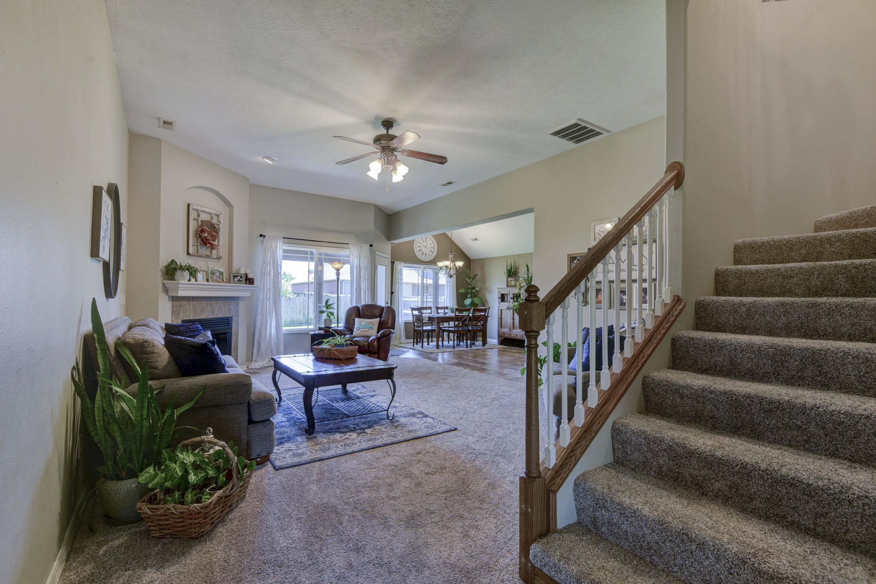 105 Deer Run Property Photo 7