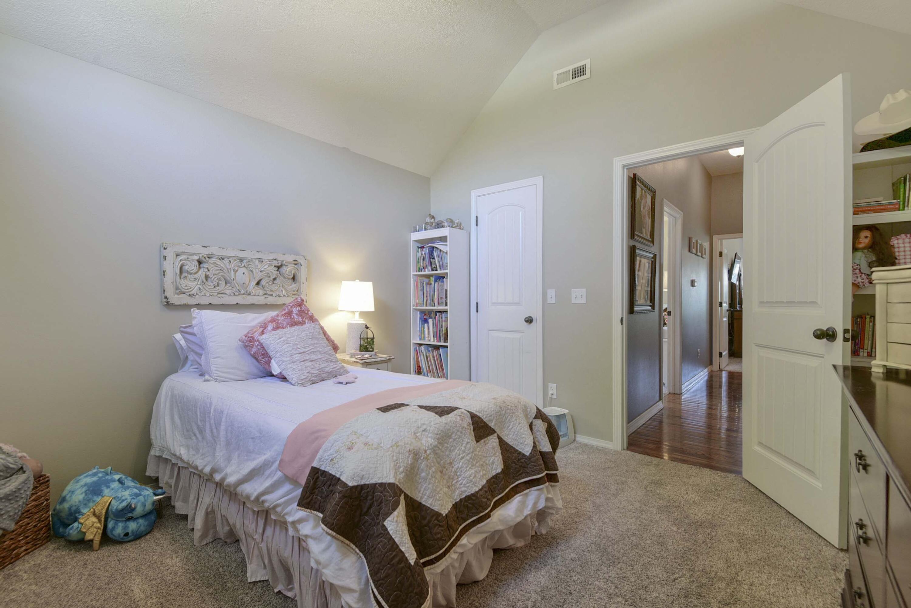 105 Deer Run Property Photo 28