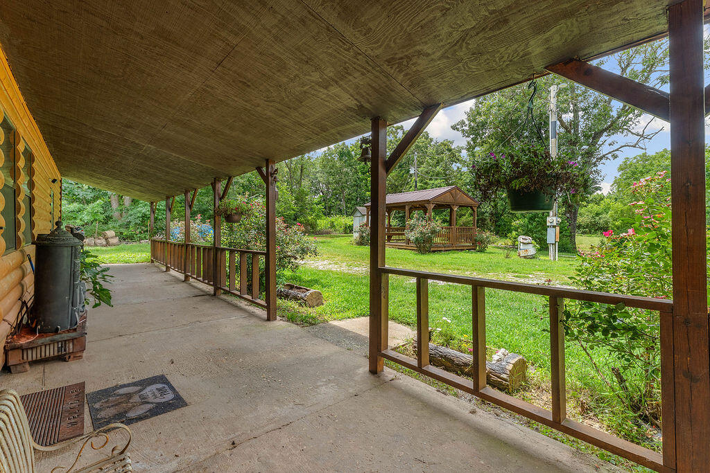 16890 Hurt Road Property Photo 6