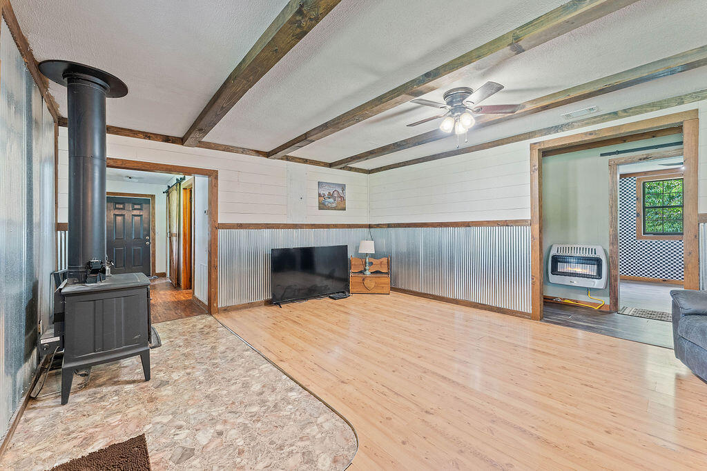 16890 Hurt Road Property Photo 8
