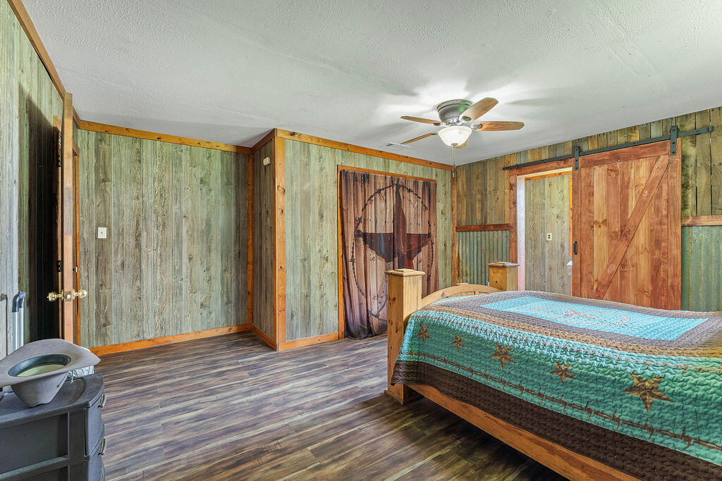 16890 Hurt Road Property Photo 14
