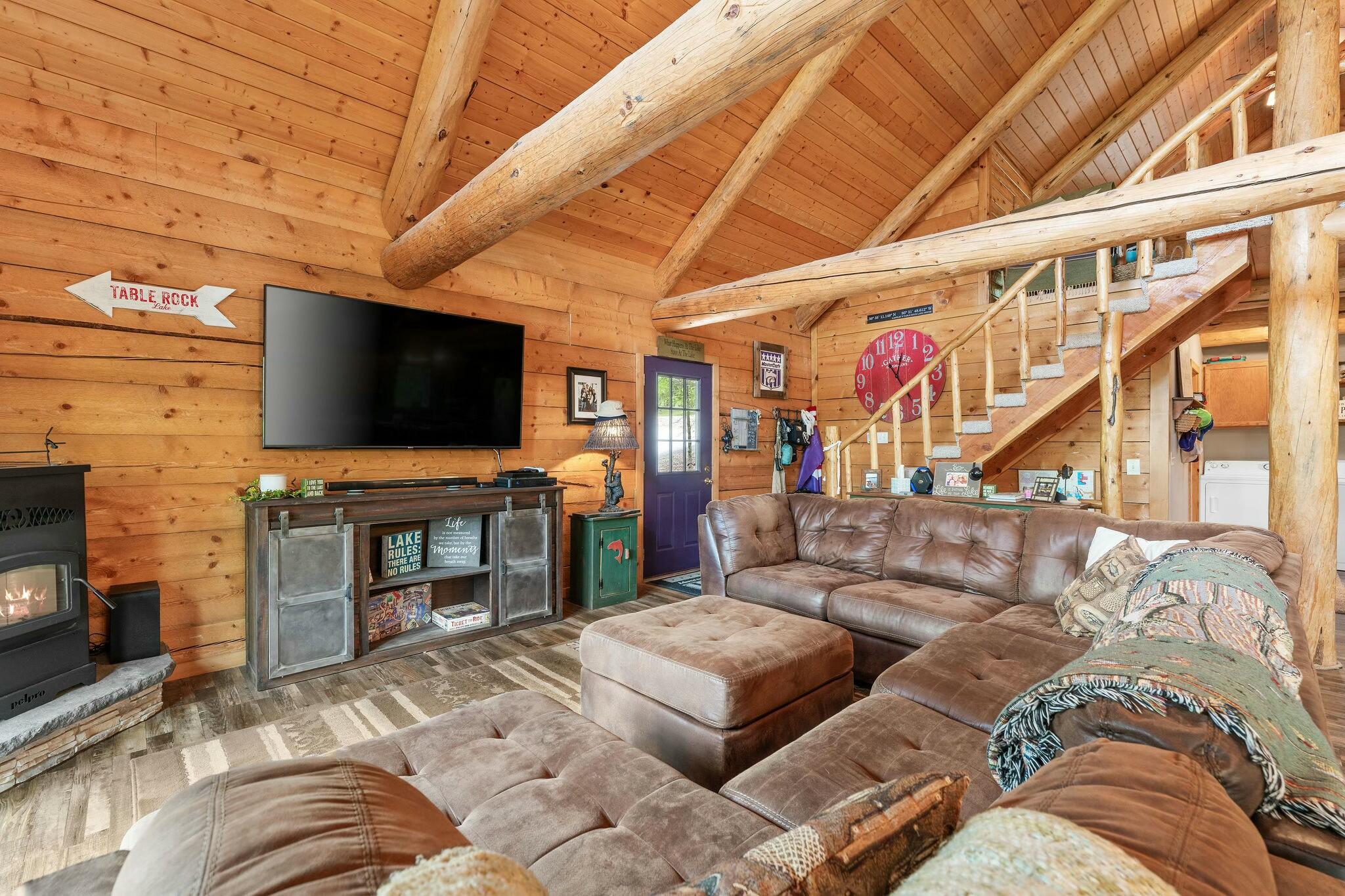 646 Crystal Beach Circle Property Photo 8