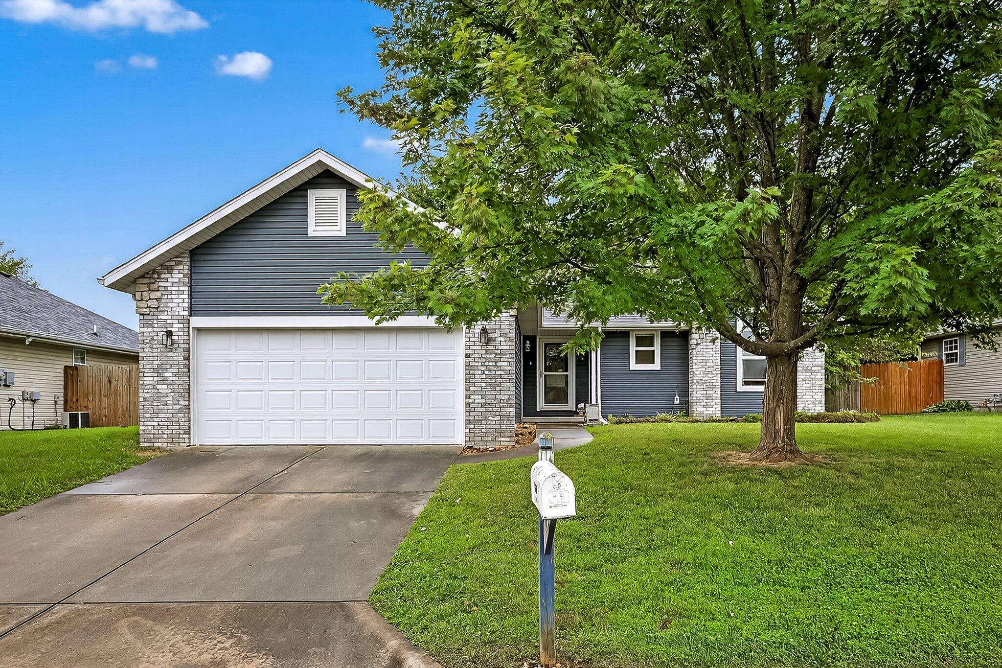 316 West Shawnee Court Property Photo 1