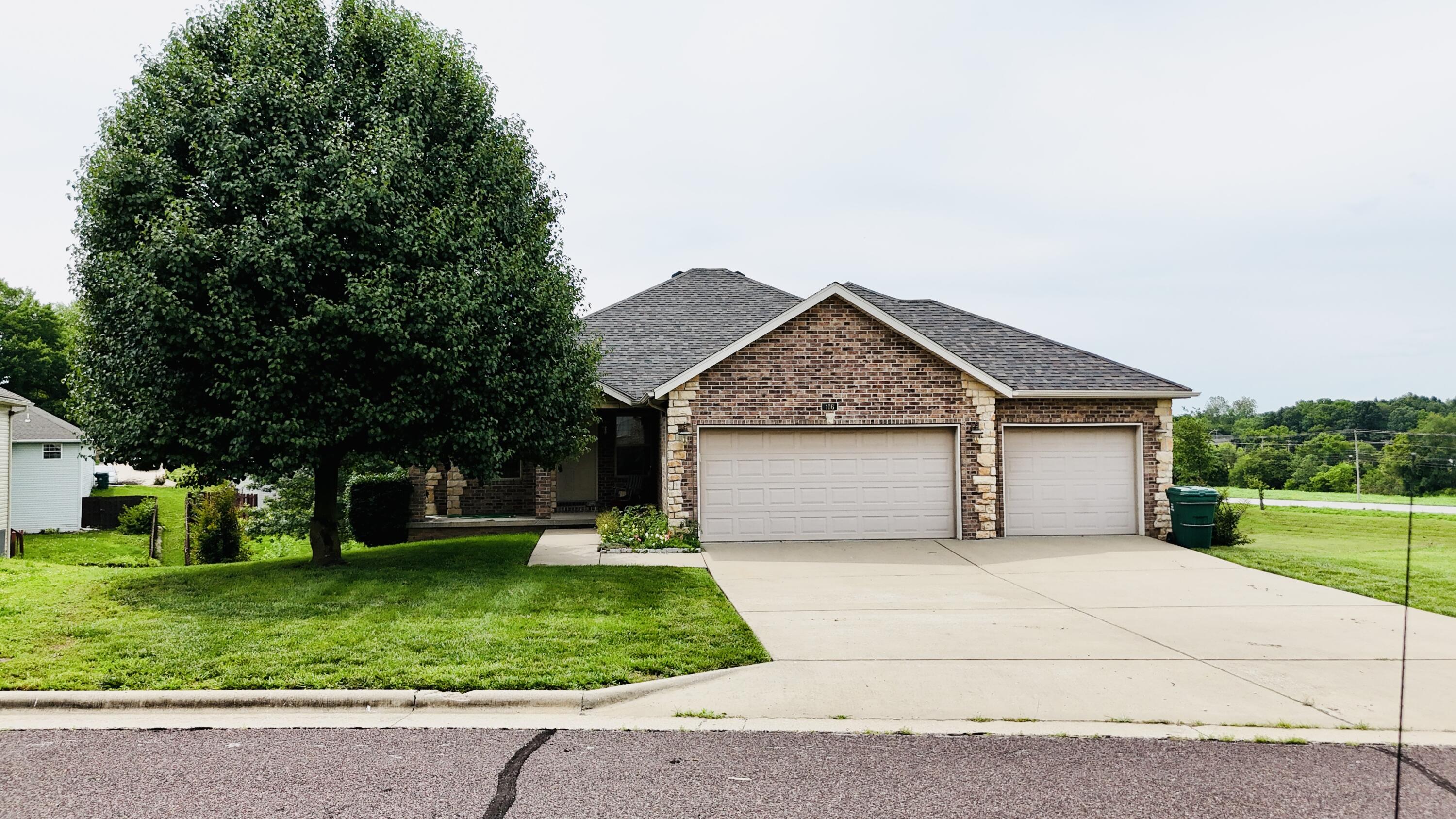 106 Miller Way Property Photo 4