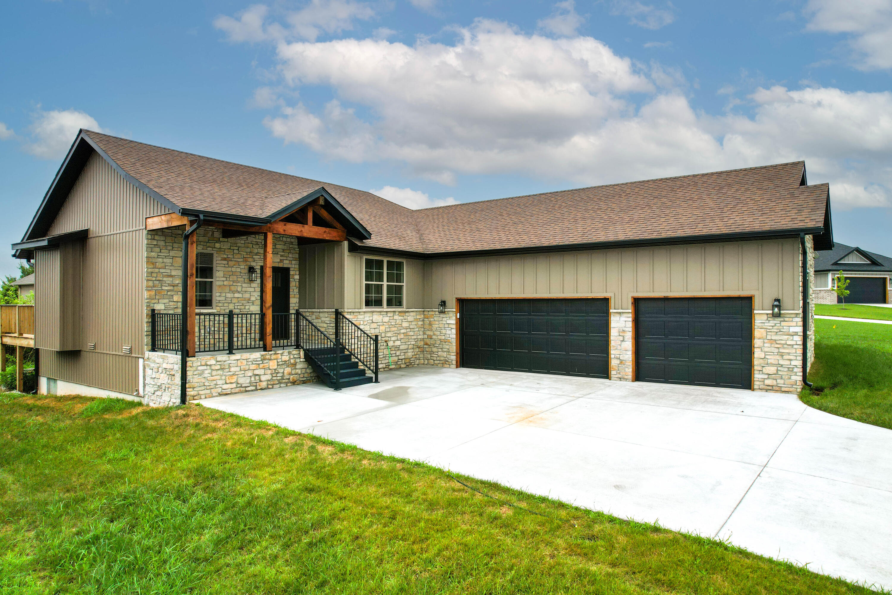 2214 Braxton Court Property Photo 2
