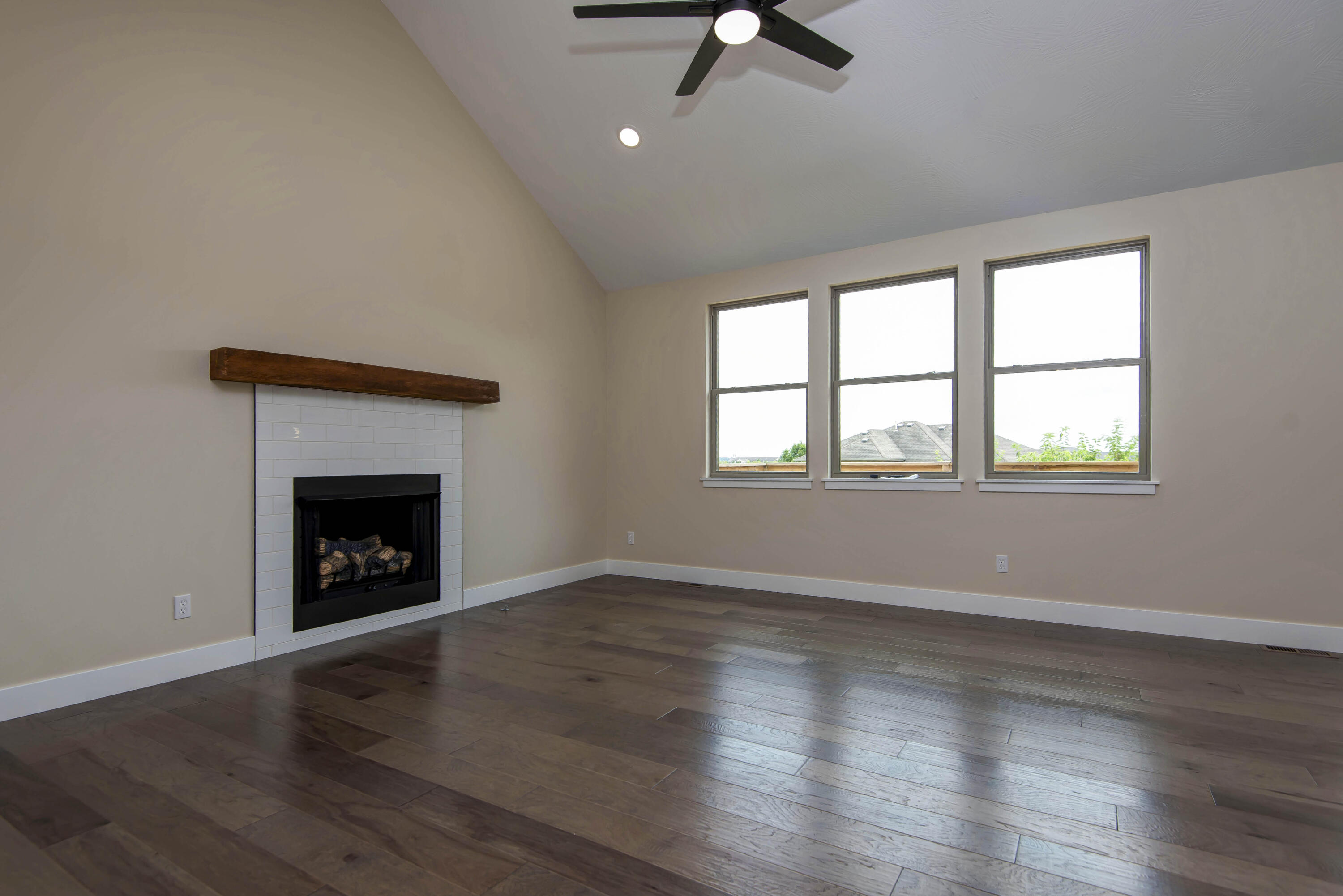 2214 Braxton Court Property Photo 5