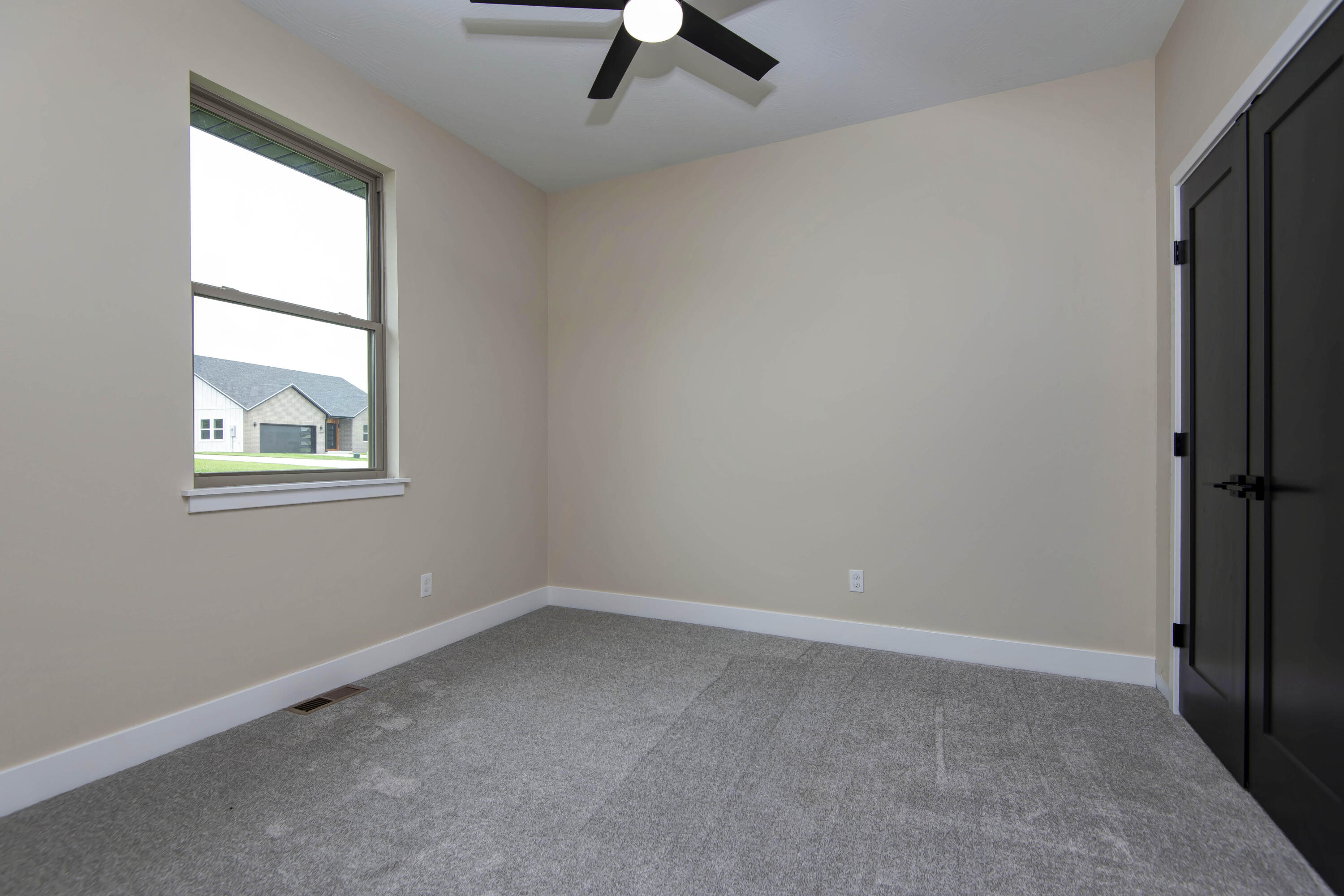 2214 Braxton Court Property Photo 22