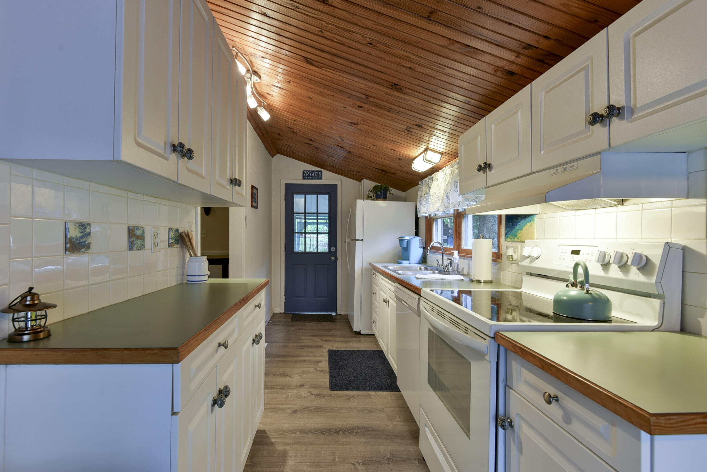 506 South Carr Street Property Photo 9
