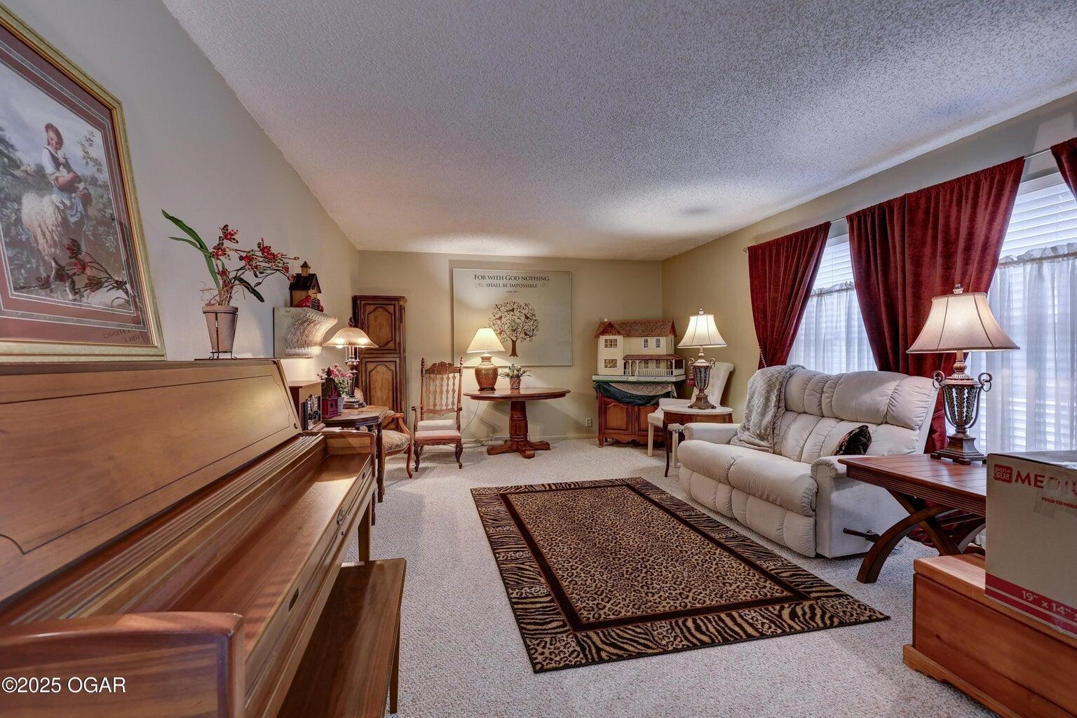 10871 Roblin Drive Property Photo 3