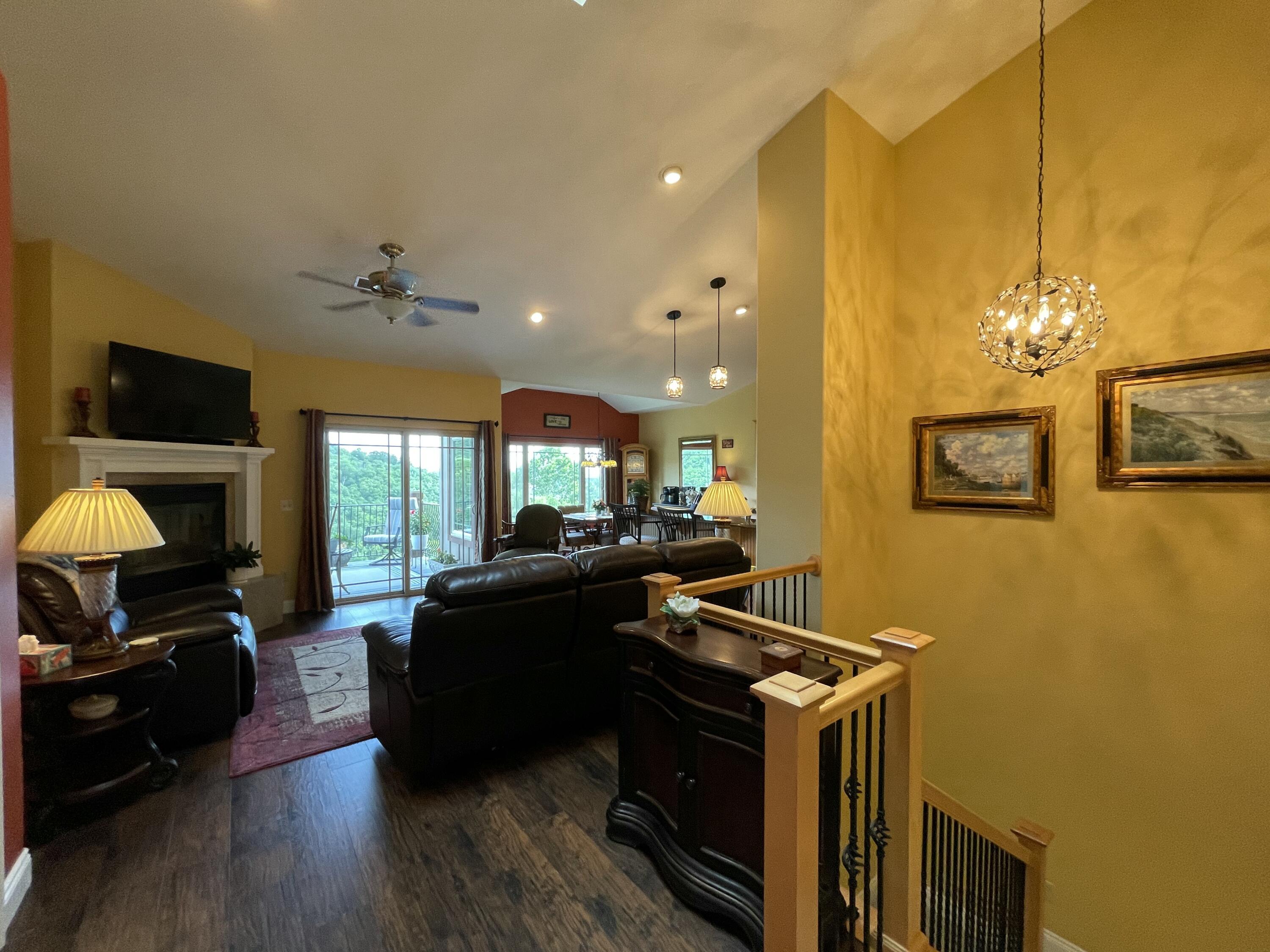 125 Splendor View Dr. Property Photo 10