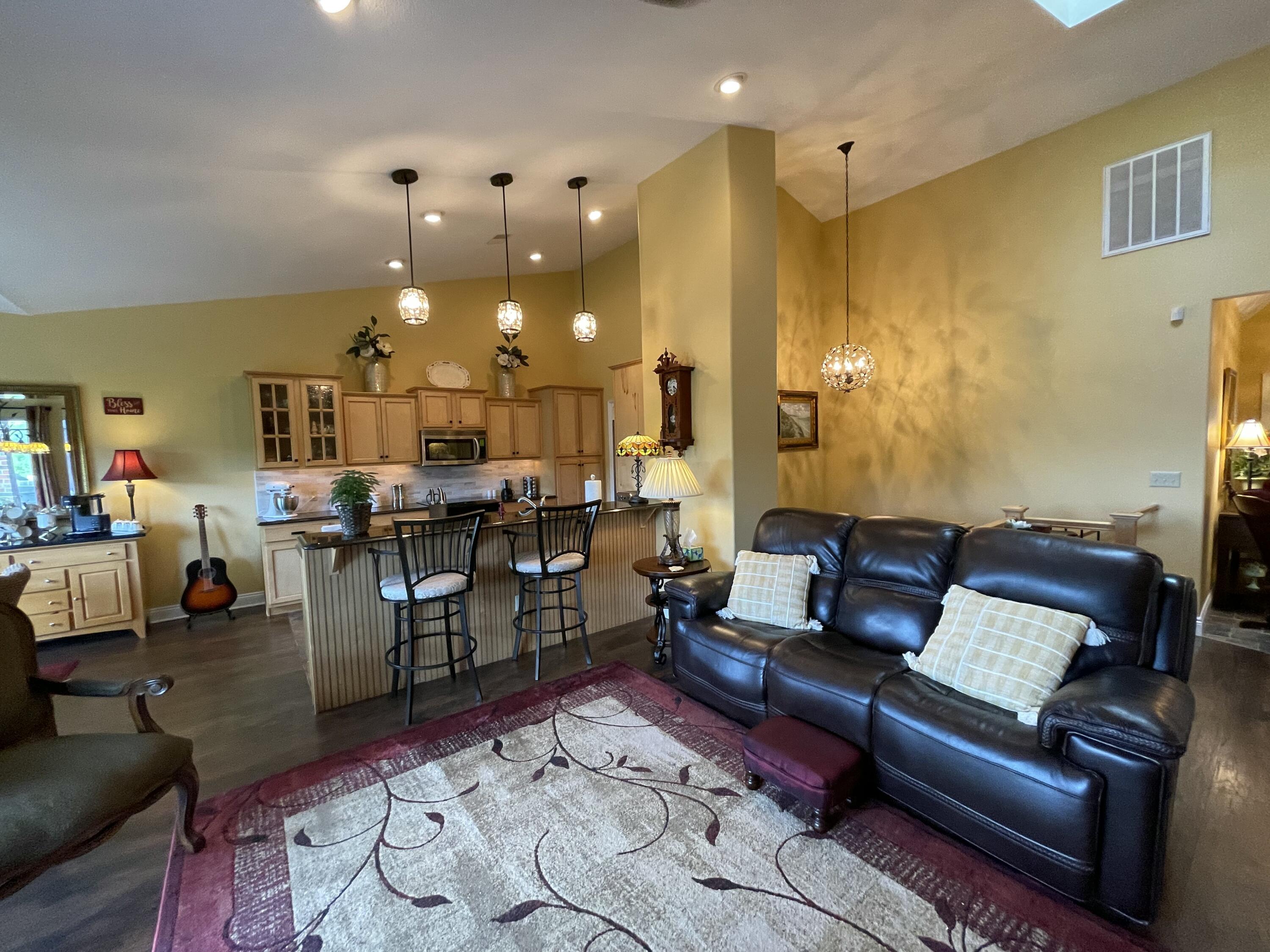 125 Splendor View Dr. Property Photo 14