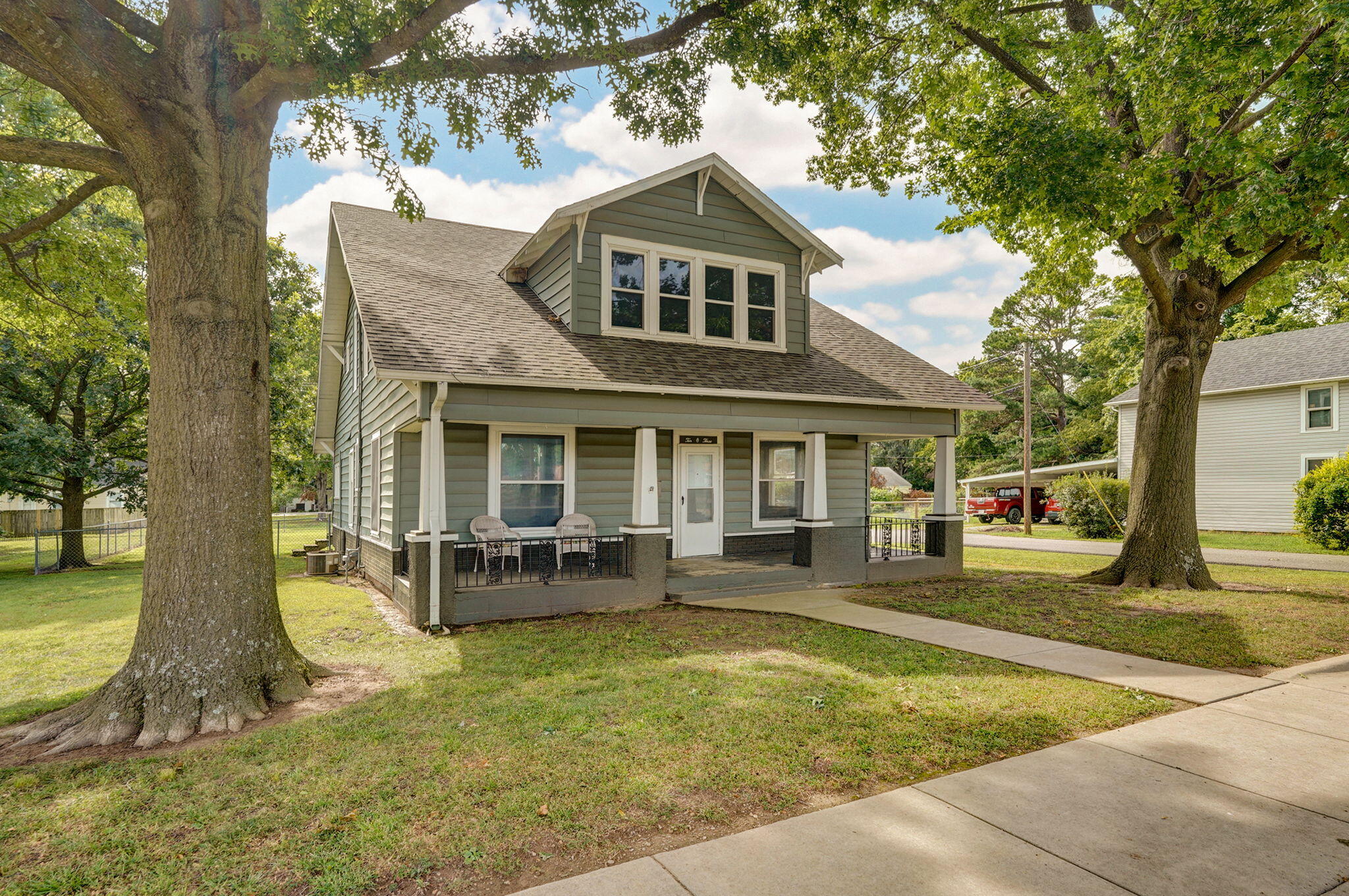 1003 South Hickory Street Property Photo 1
