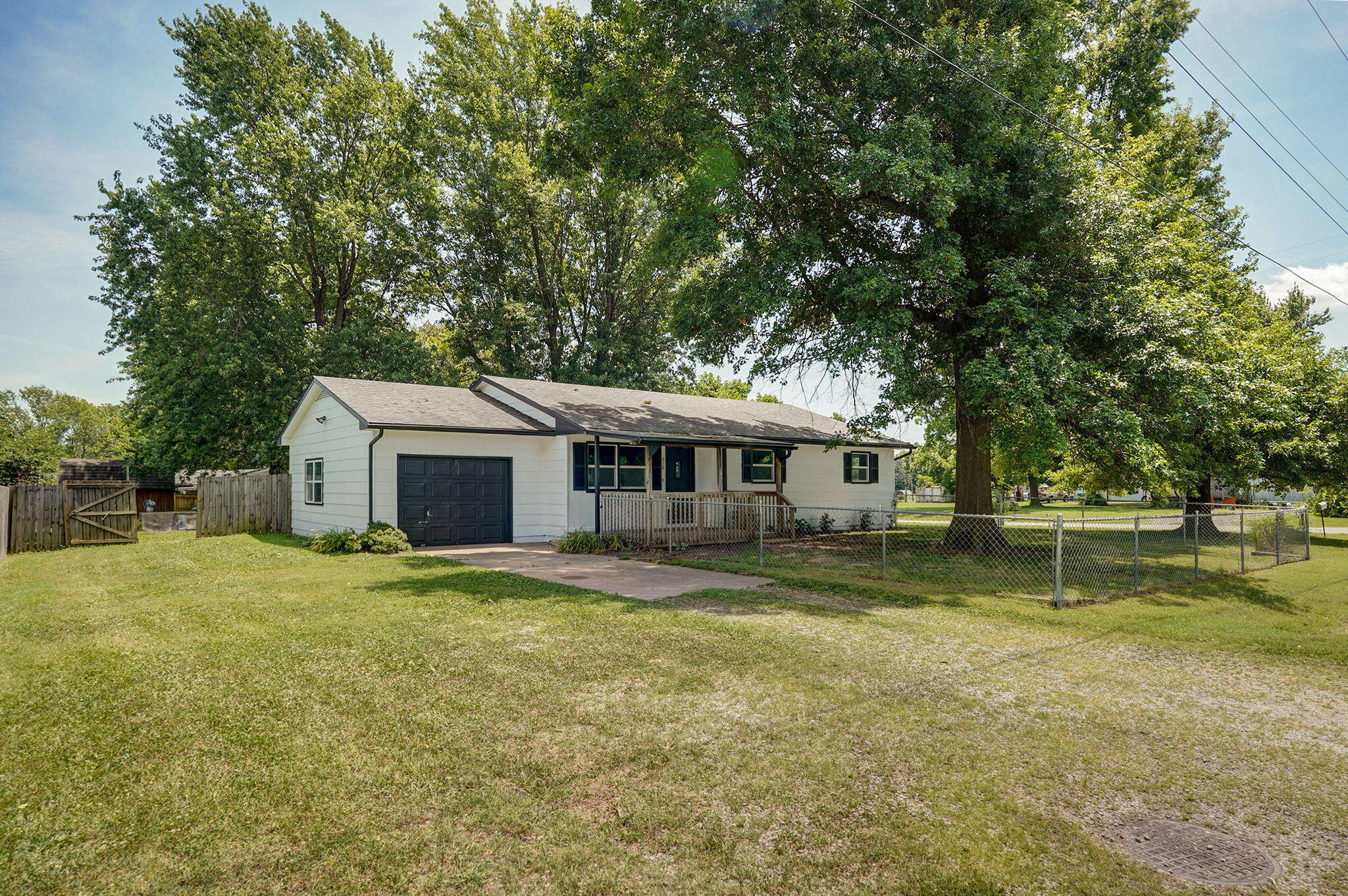 610 South Fiske Street Property Photo 2