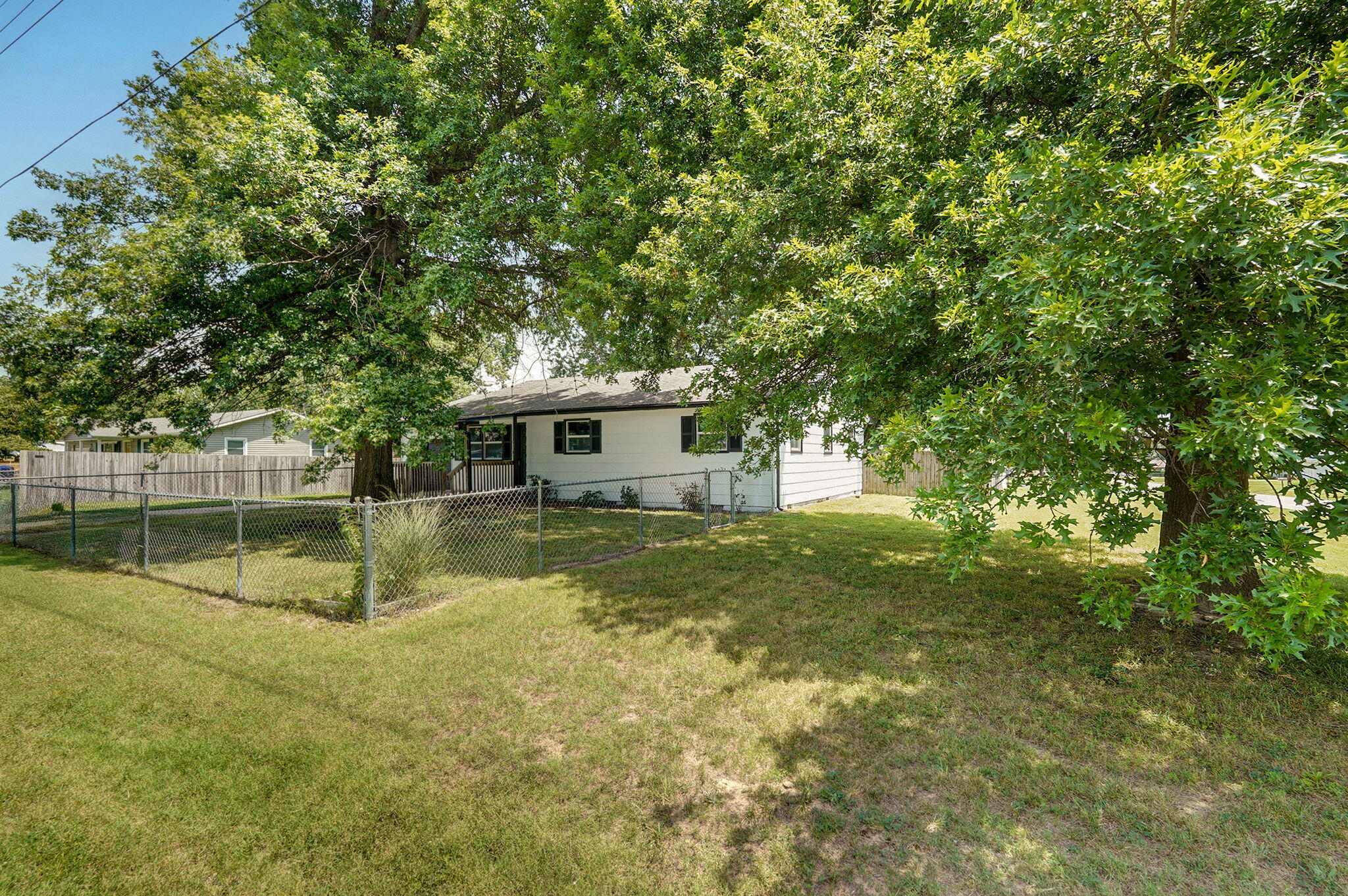 610 South Fiske Street Property Photo 4