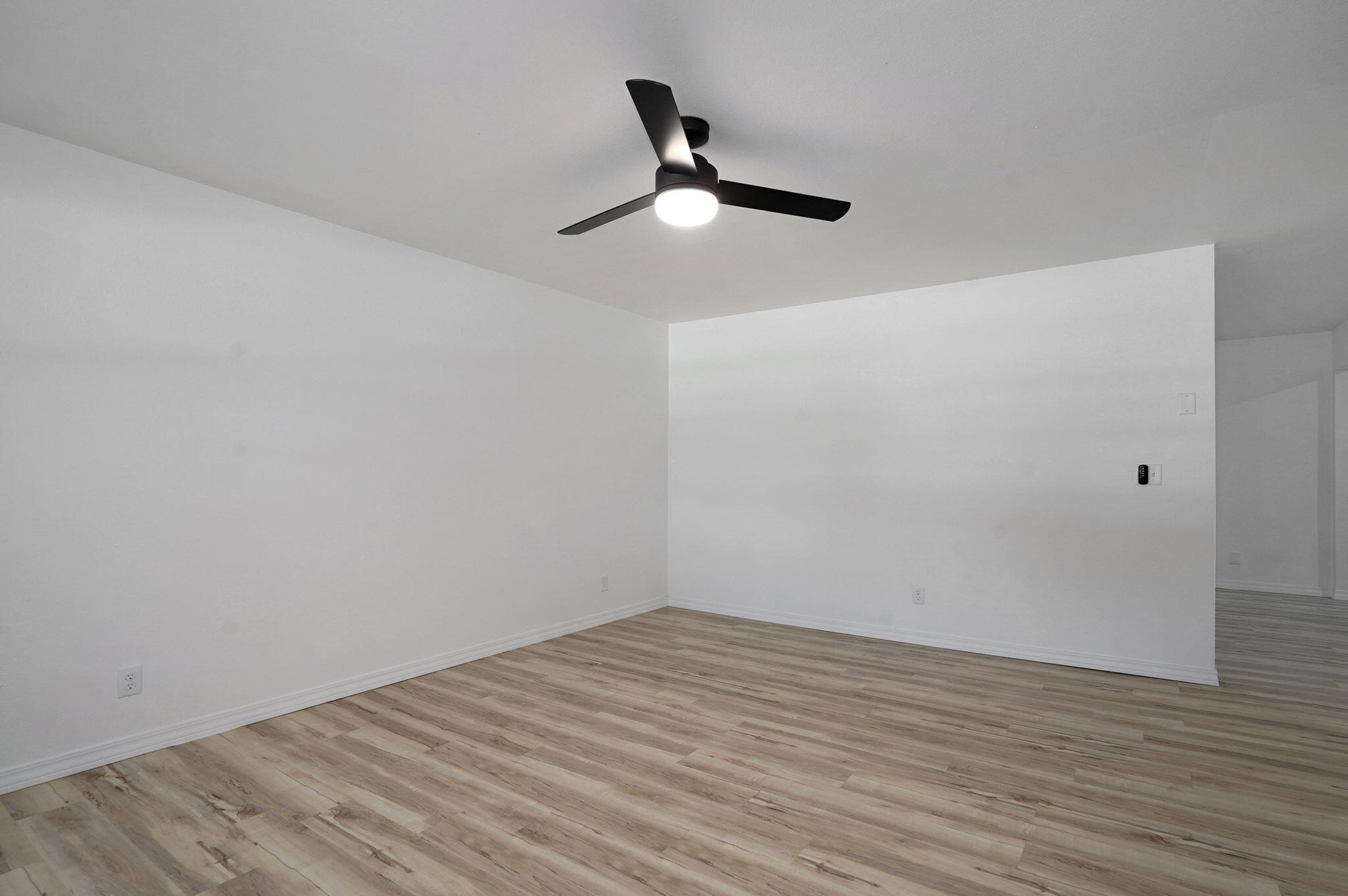 610 South Fiske Street Property Photo 7