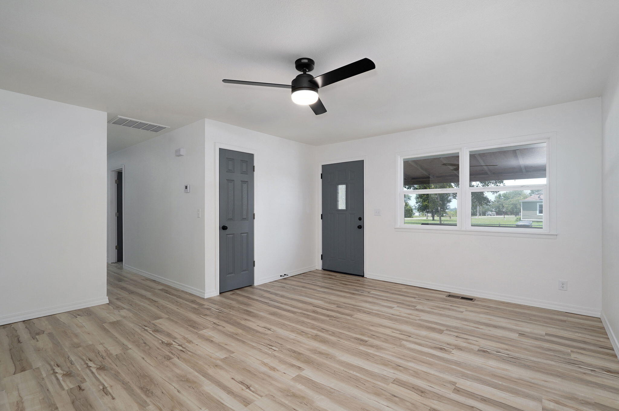 610 South Fiske Street Property Photo 8