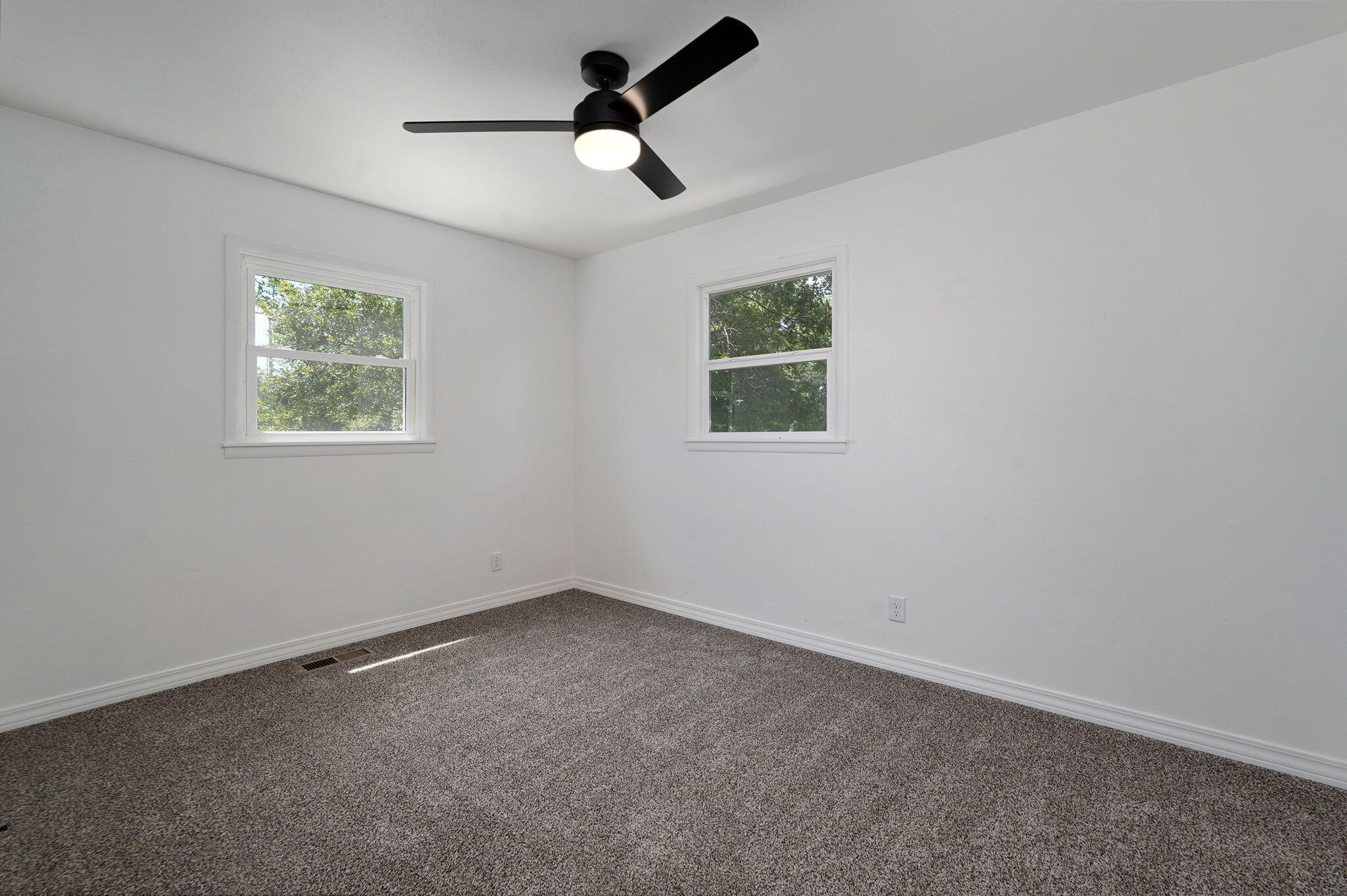 610 South Fiske Street Property Photo 16