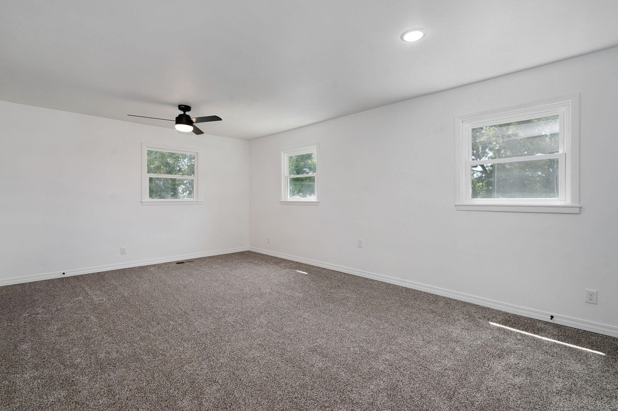 610 South Fiske Street Property Photo 17