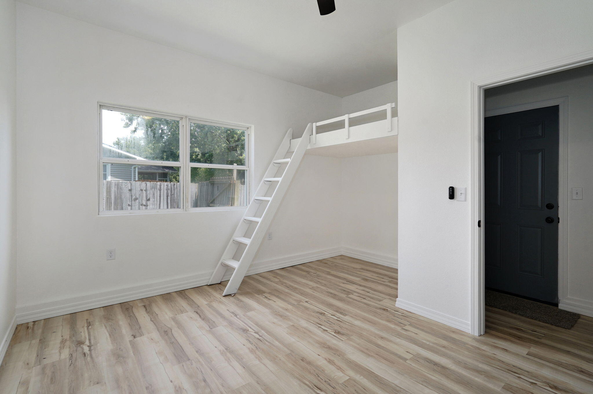 610 South Fiske Street Property Photo 20