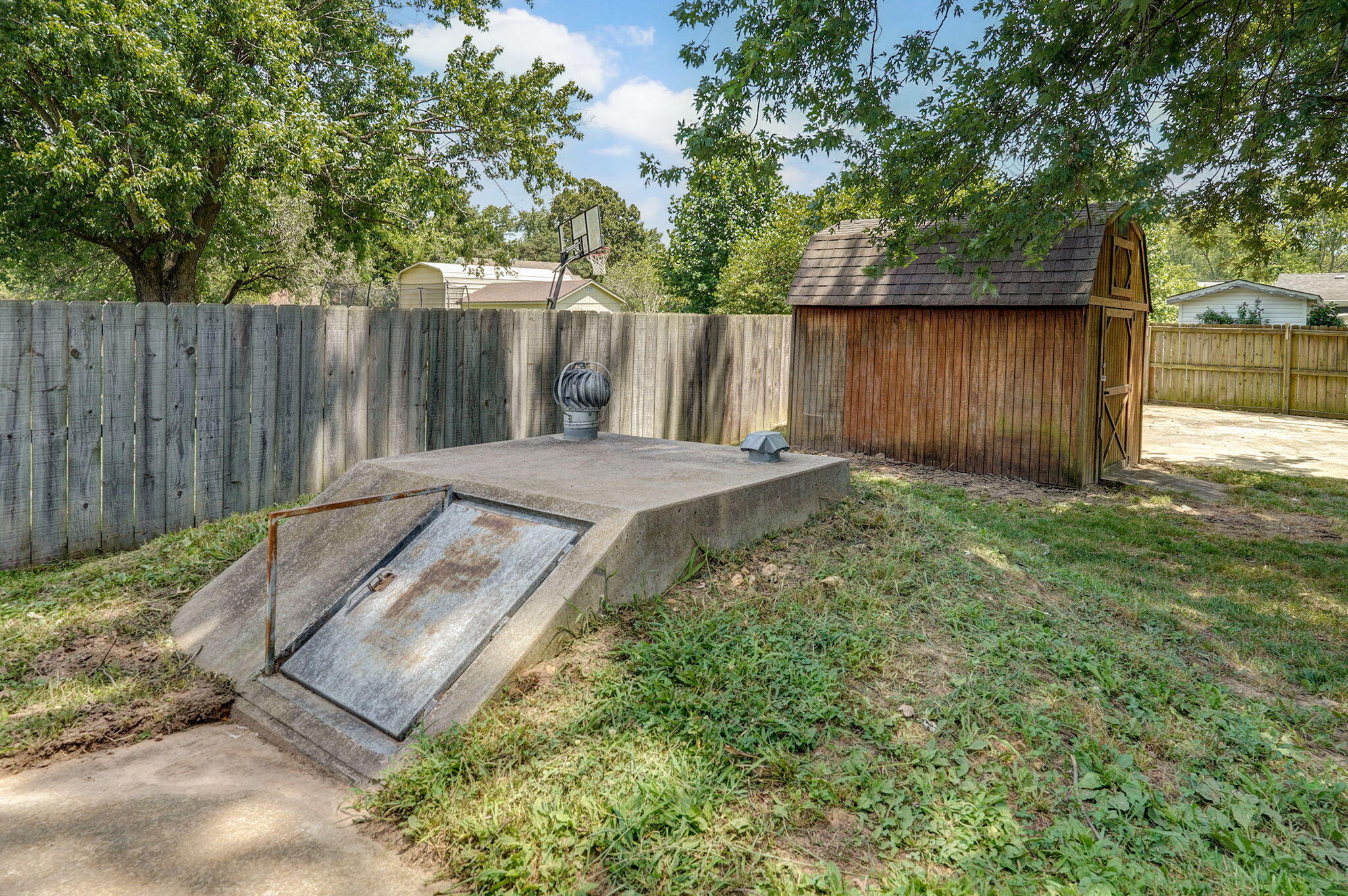 610 South Fiske Street Property Photo 25