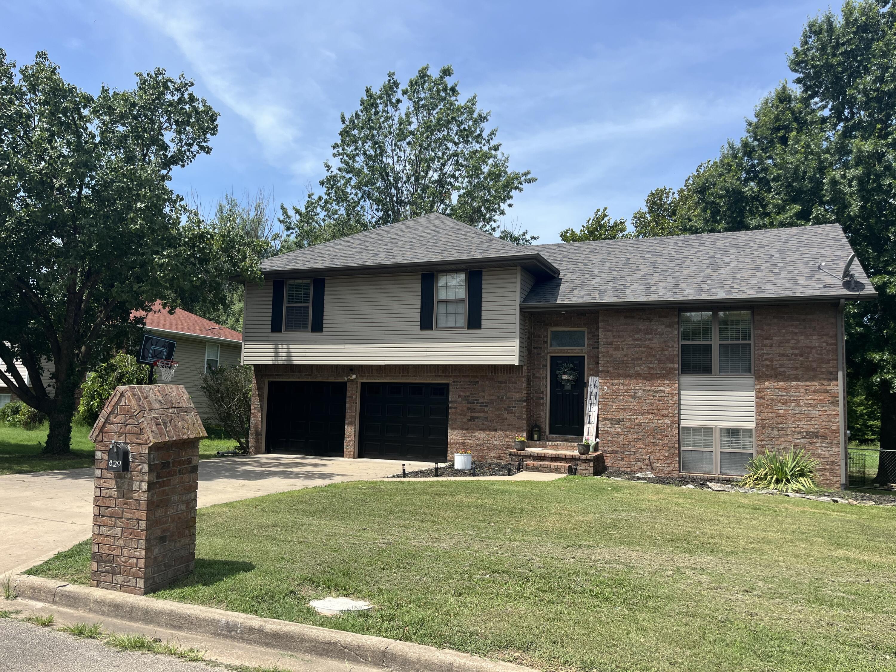 829 Rosemary Avenue Property Photo 2