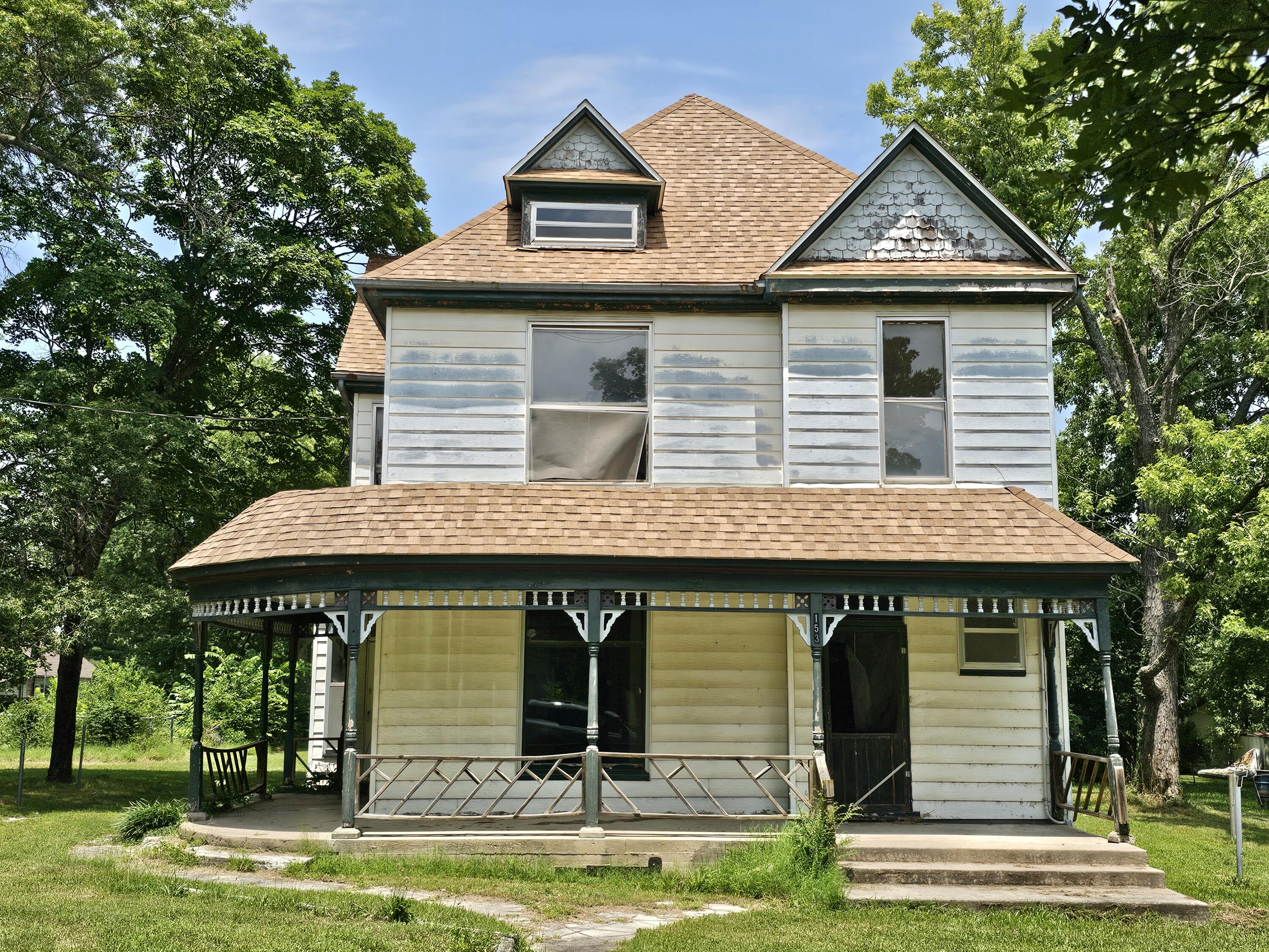 153 East Blow Street Property Photo 1