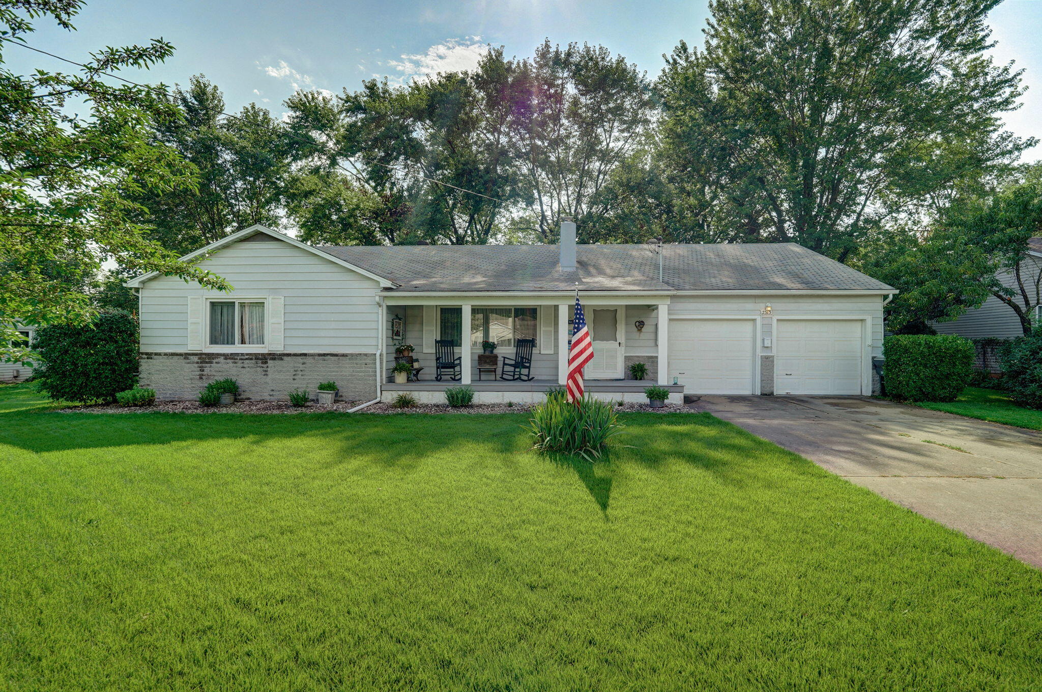 2313 South Clay Avenue Property Photo 1