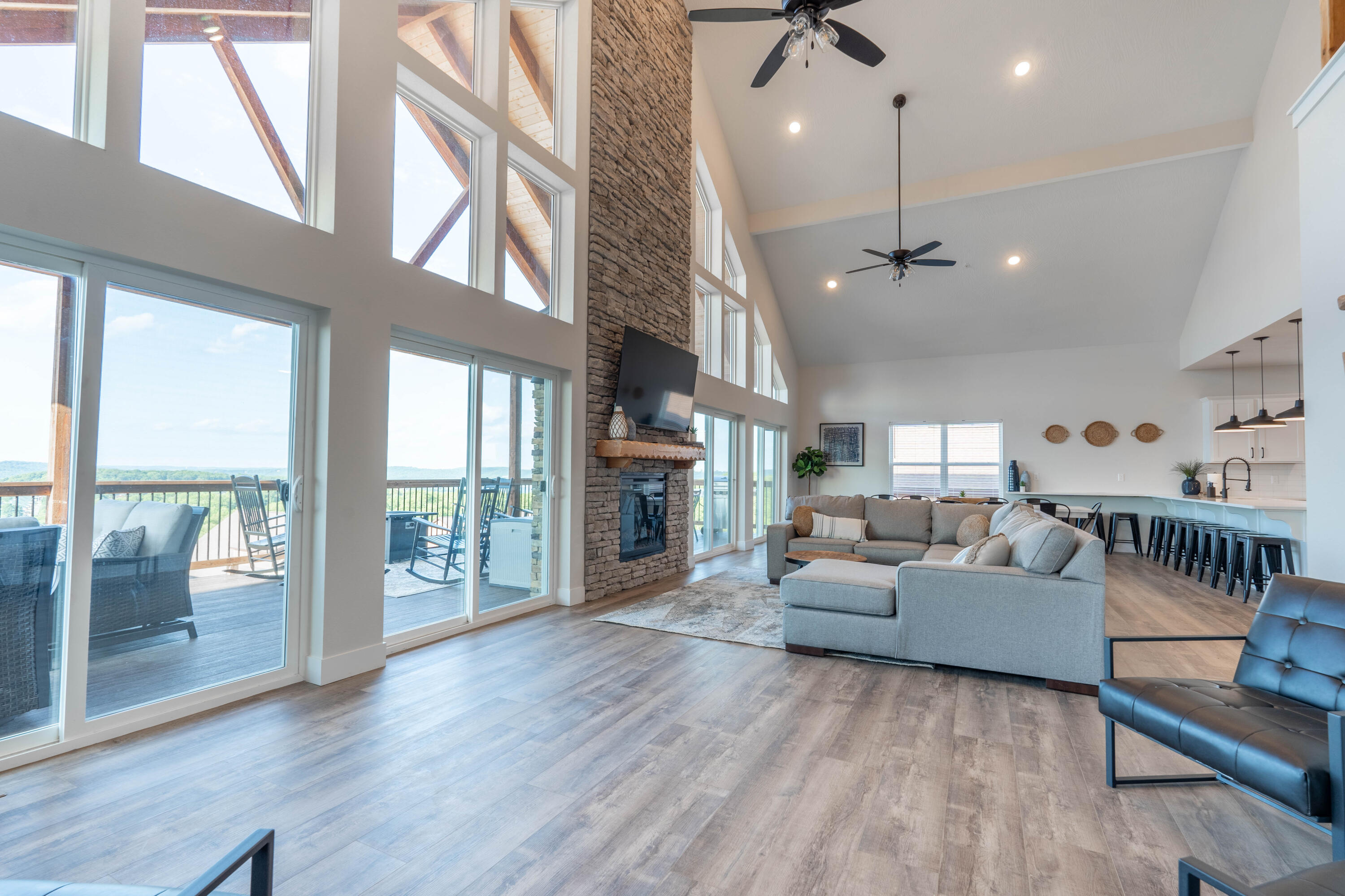 324 Settlers Cove Property Photo 8