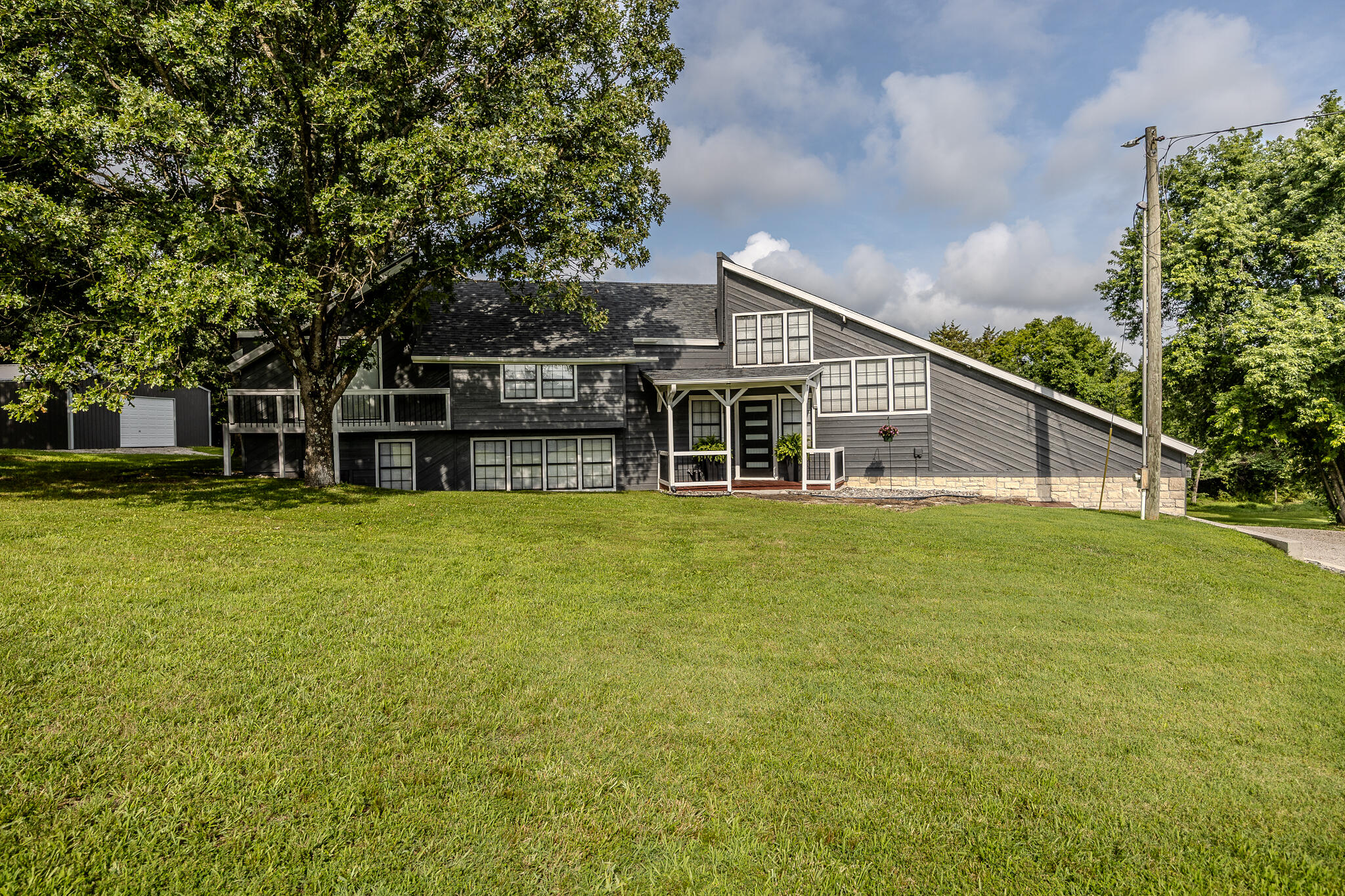 11145 State Hwy W Property Photo 2