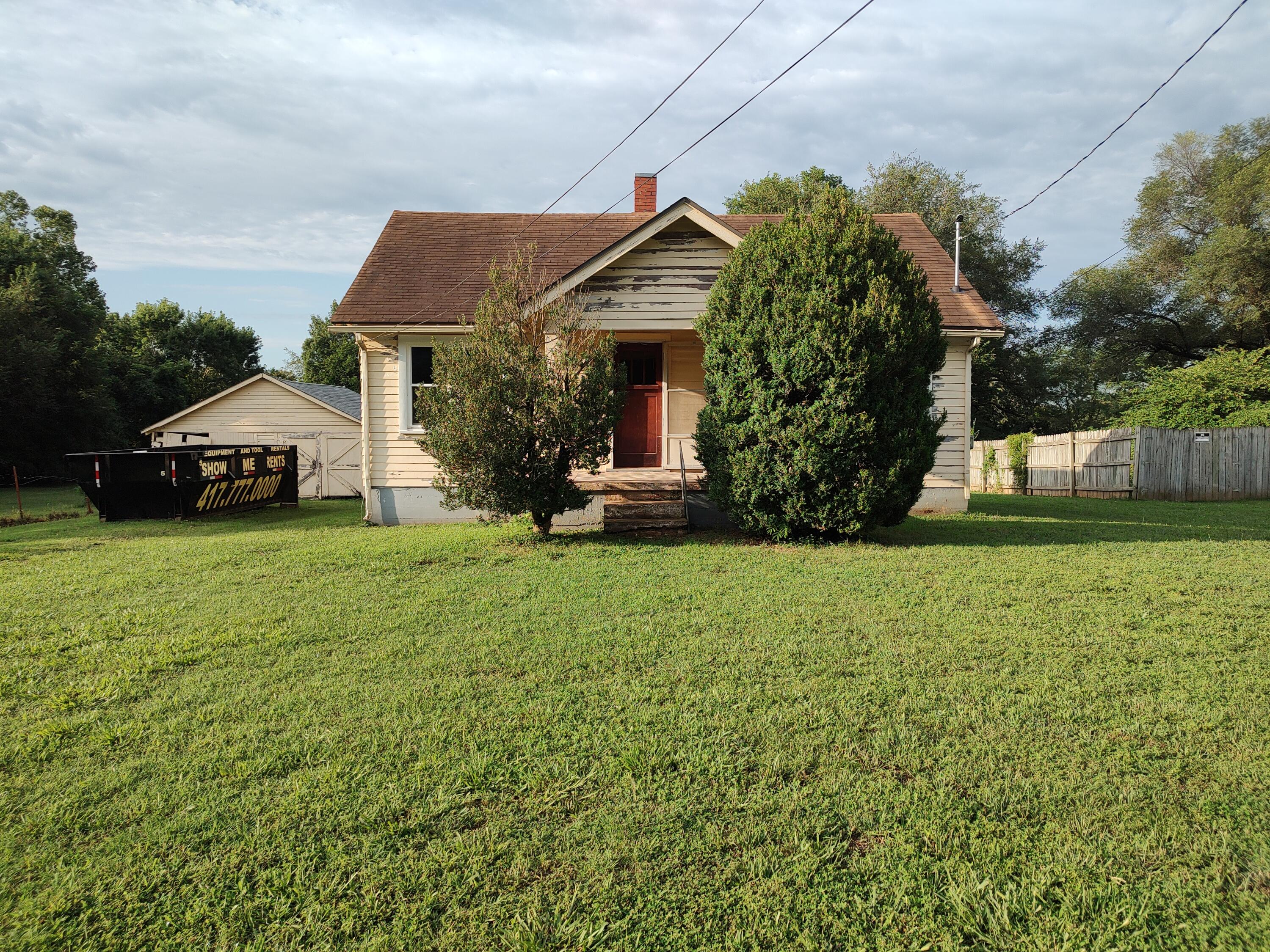 904 East Locust Street Property Photo 1