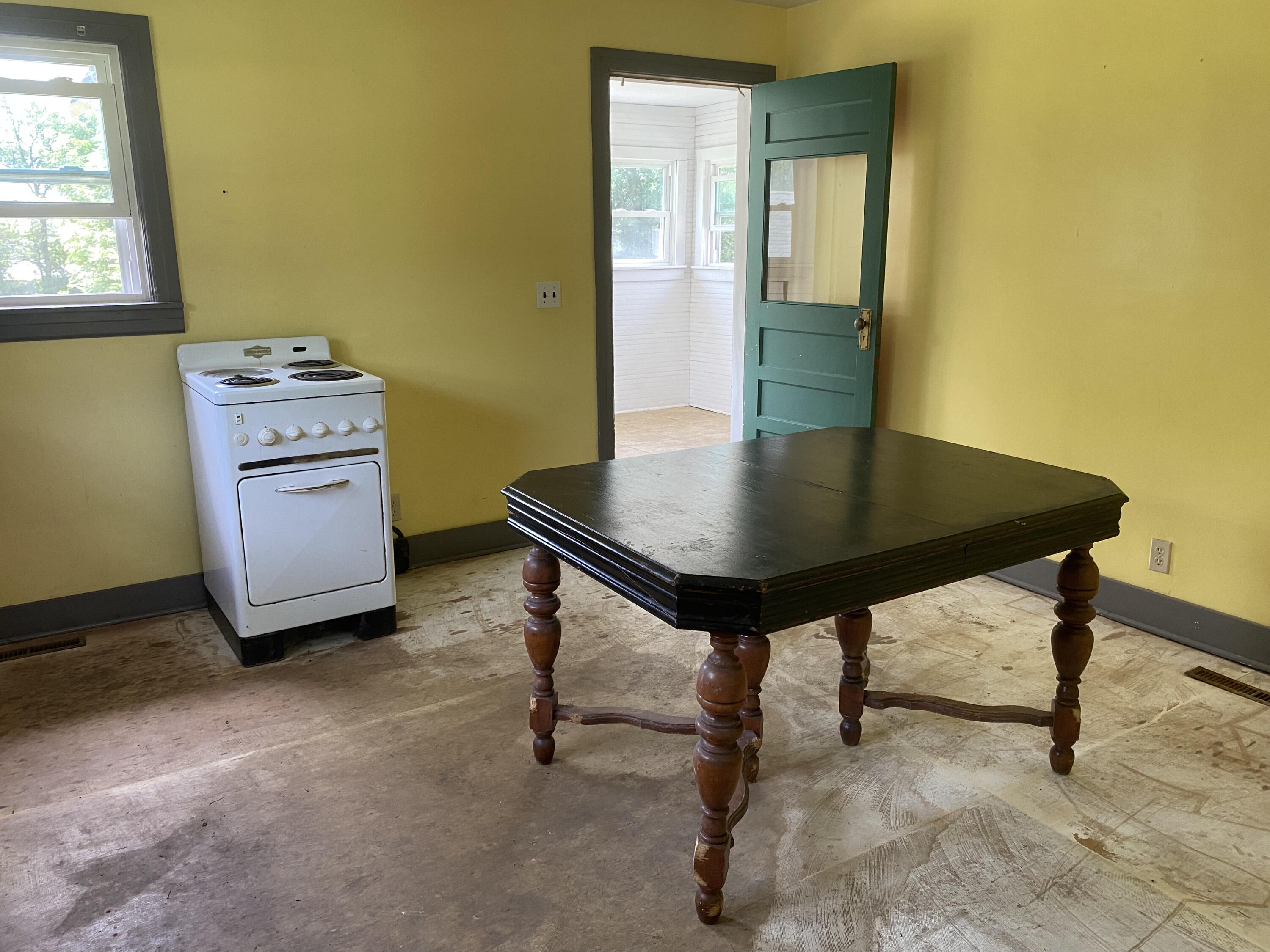 904 East Locust Street Property Photo 4