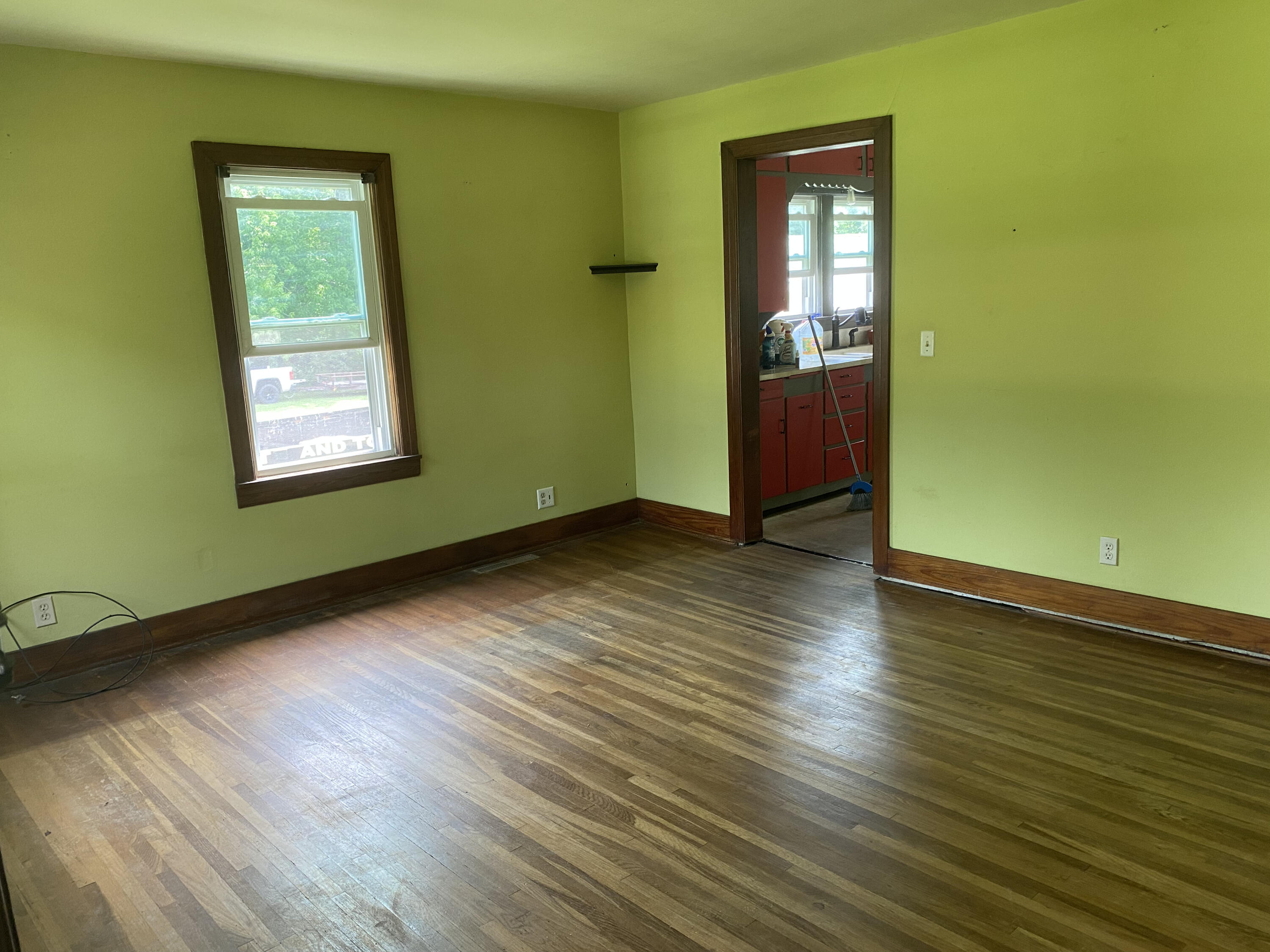904 East Locust Street Property Photo 6