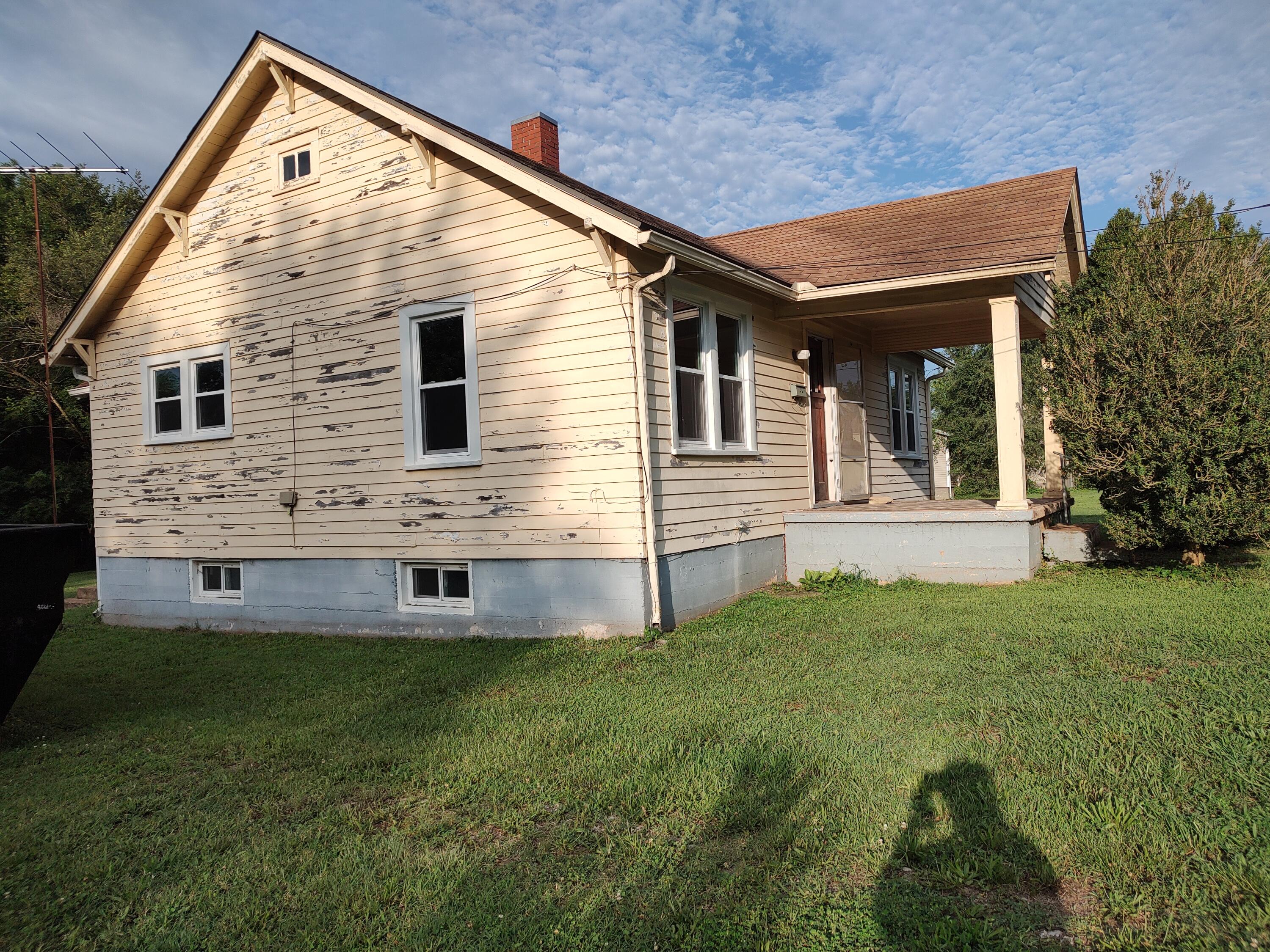 904 East Locust Street Property Photo 16