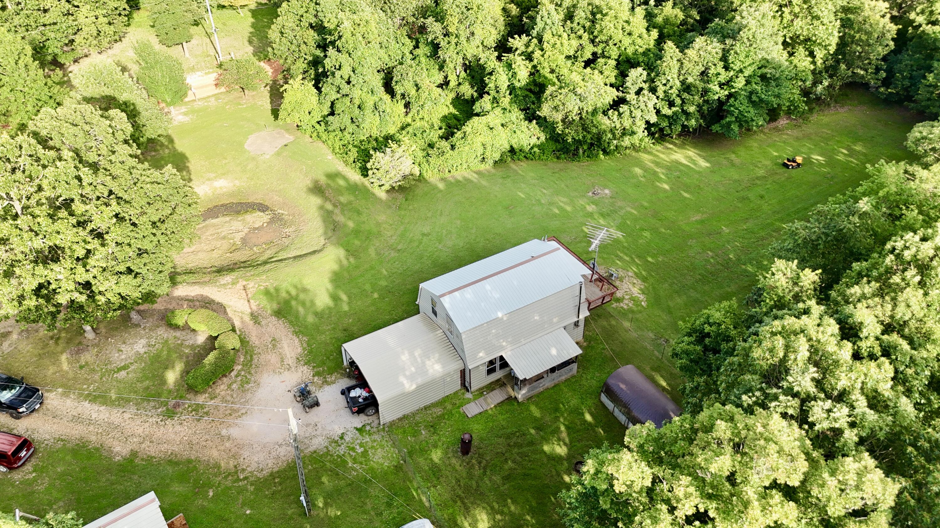 3706 Private Road 2217 Property Photo 2