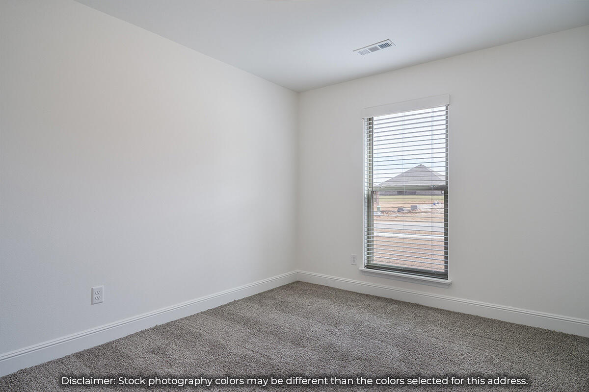 1507 East White Oak Street Property Photo 6